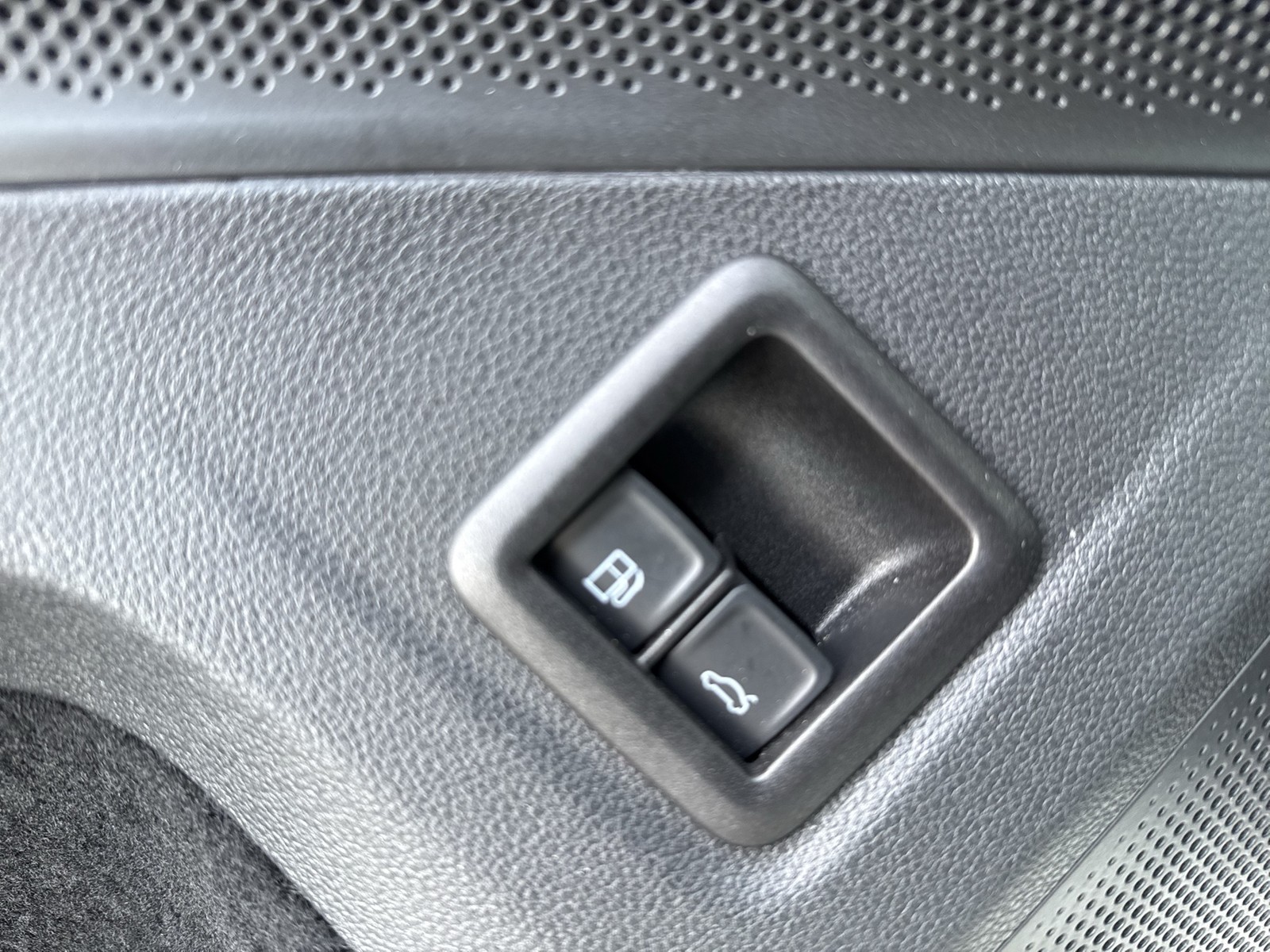 Volkswagen Tiguan 1.5 HYBRID ELEGANCE AHK 360°CAM ACC LM18