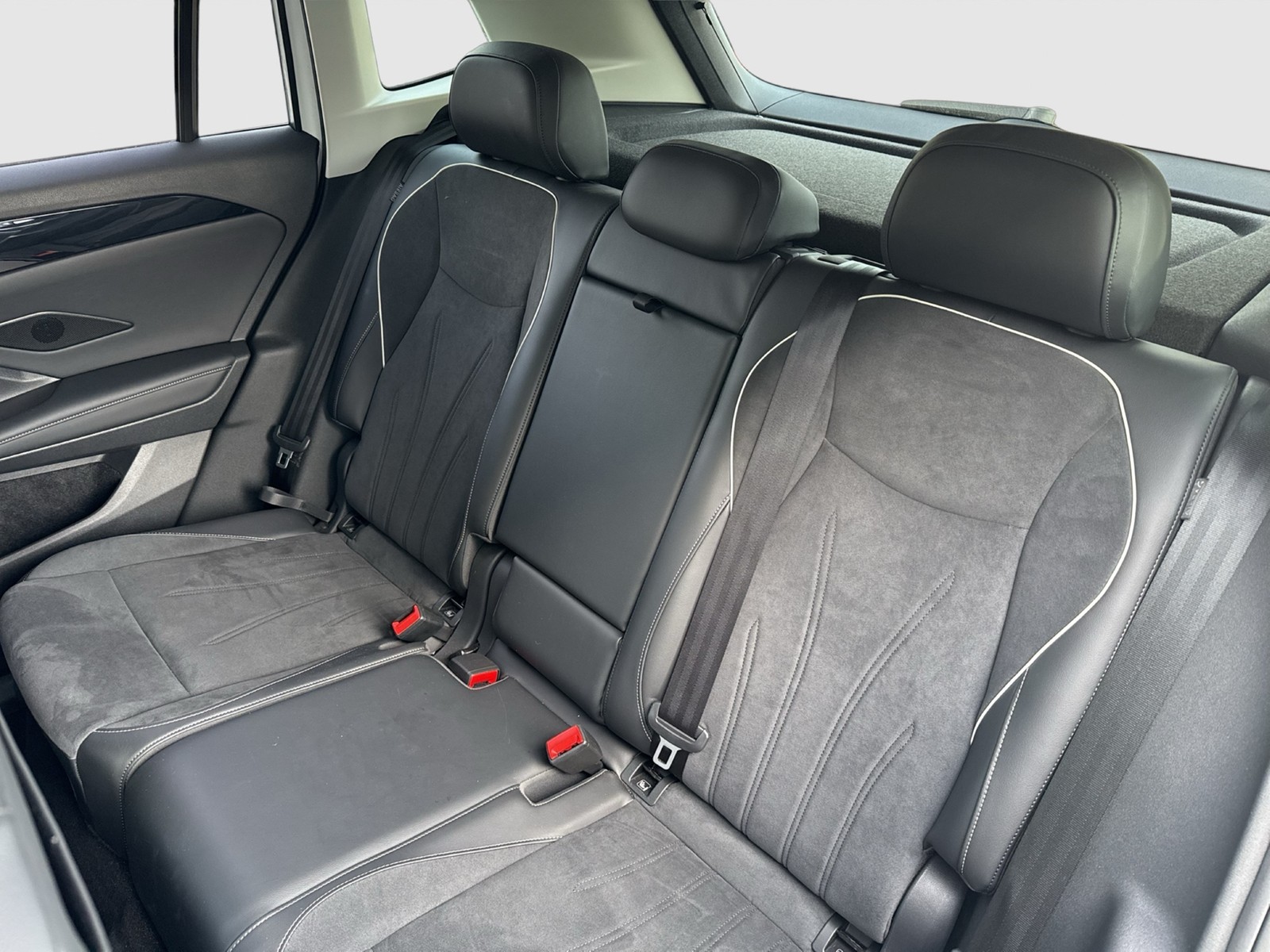 Volkswagen Tiguan 1.5 HYBRID ELEGANCE AHK 360°CAM ACC LM18