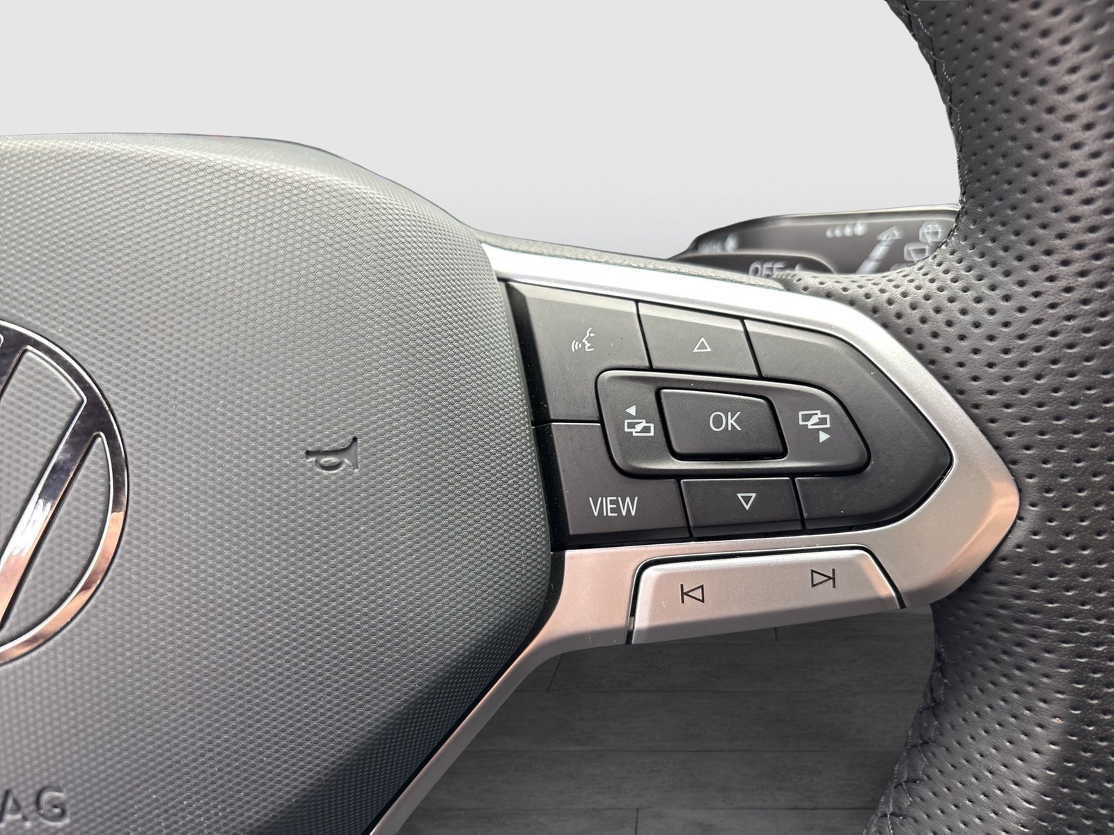 Volkswagen T-Roc 2.0 R-LINE NAVI SITZHEIZUNG ALU LED ACC