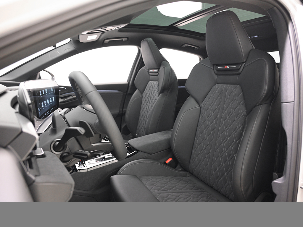 Audi Q6 Sportback e-tron performance AHK PANO LM21