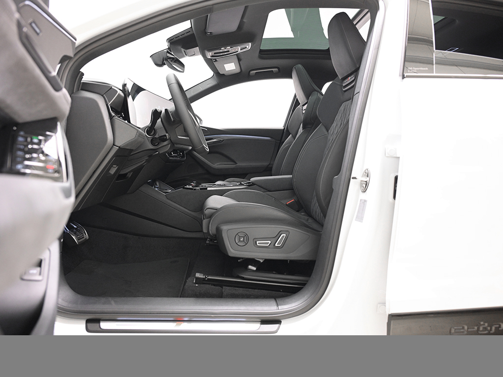 Audi Q6 Sportback e-tron performance AHK PANO LM21