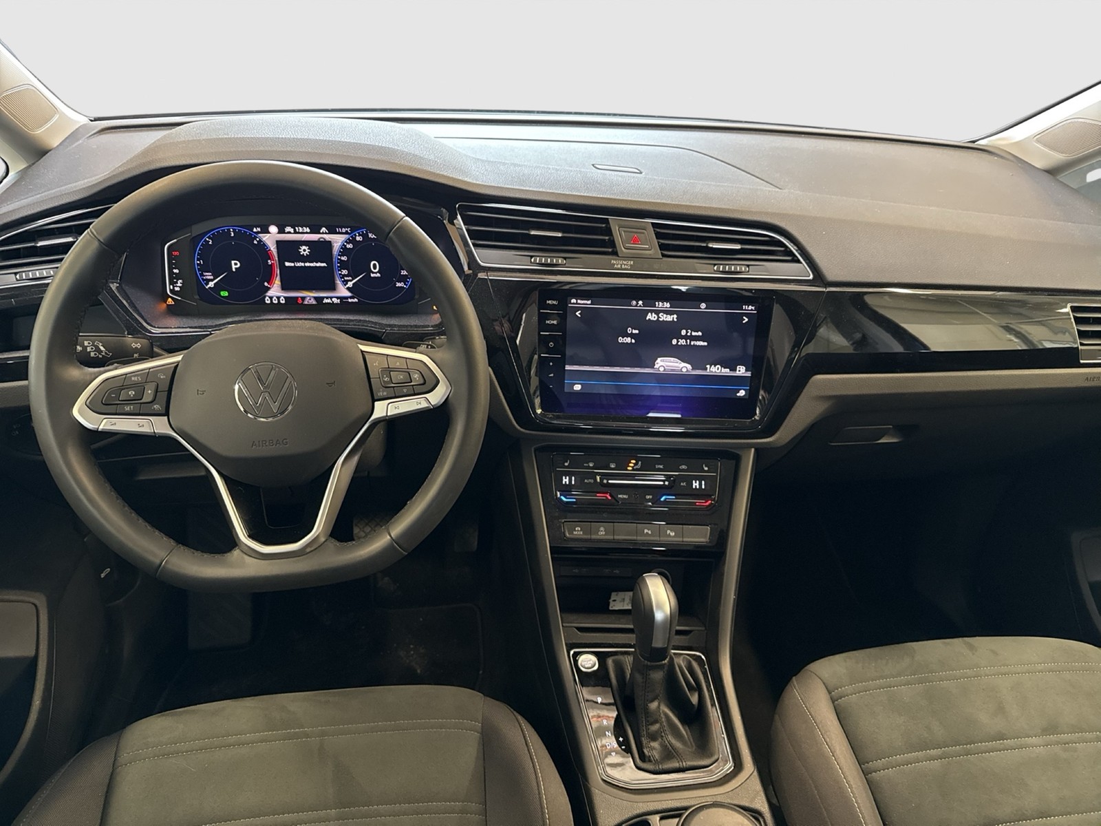 Volkswagen Touran 2.0 HIGHLINE AHK ACC LM17 NAVI CARPLAY
