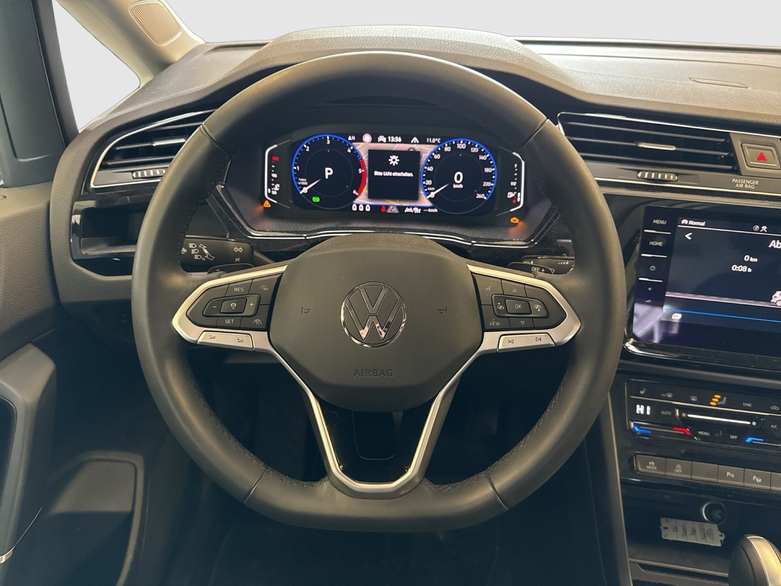 Volkswagen Touran 2.0 HIGHLINE AHK ACC LM17 NAVI CARPLAY