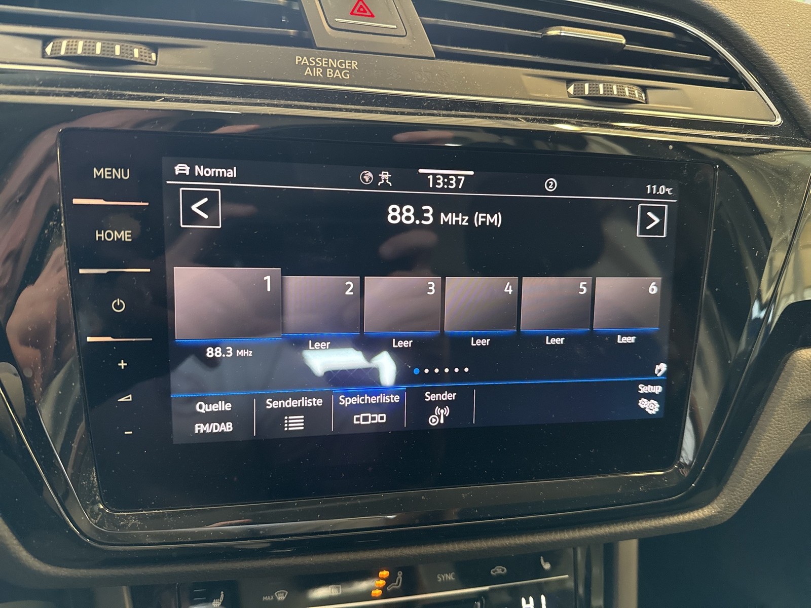 Volkswagen Touran 2.0 HIGHLINE AHK ACC LM17 NAVI CARPLAY