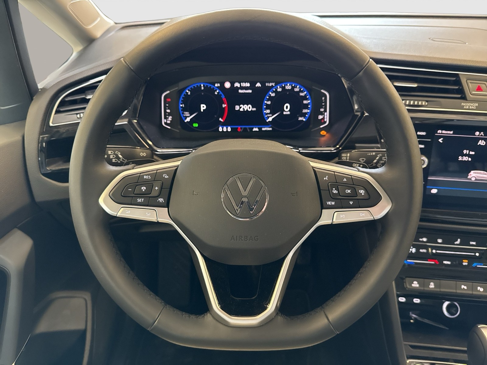 Volkswagen Touran 2.0 HIGHLINE AHK ACC LM17 NAVI LED