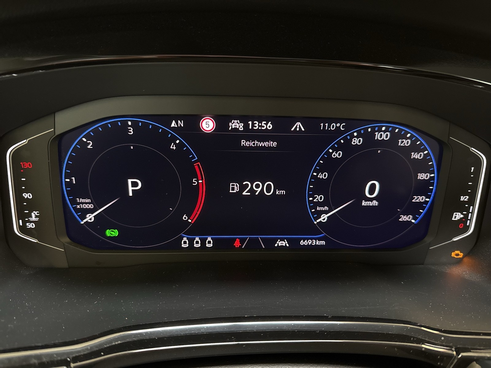 Volkswagen Touran 2.0 HIGHLINE AHK ACC LM17 NAVI LED