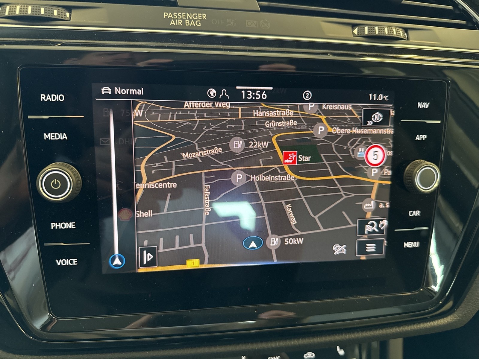 Volkswagen Touran 2.0 HIGHLINE AHK ACC LM17 NAVI LED