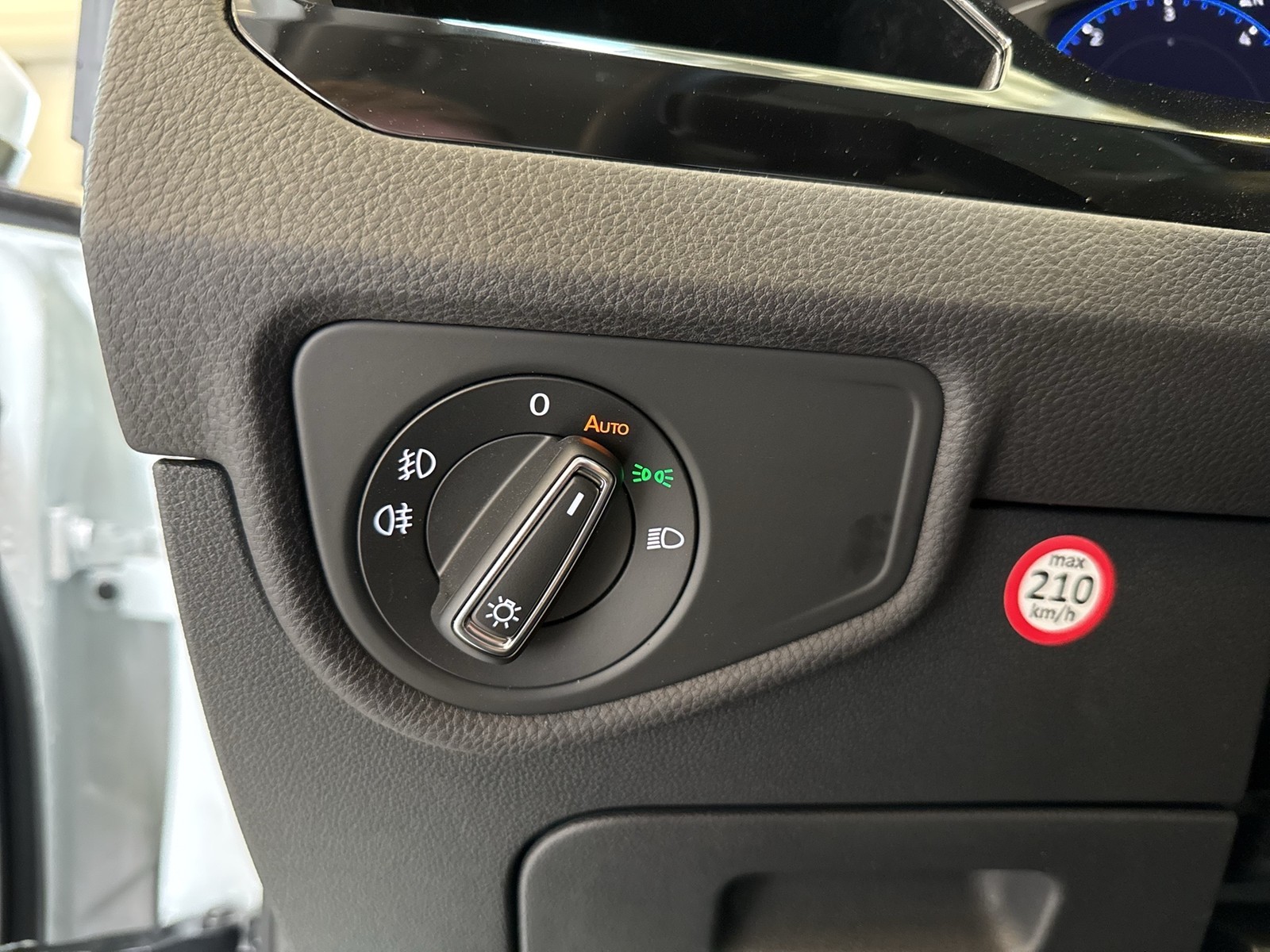 Volkswagen Touran 2.0 HIGHLINE AHK ACC LM17 NAVI LED