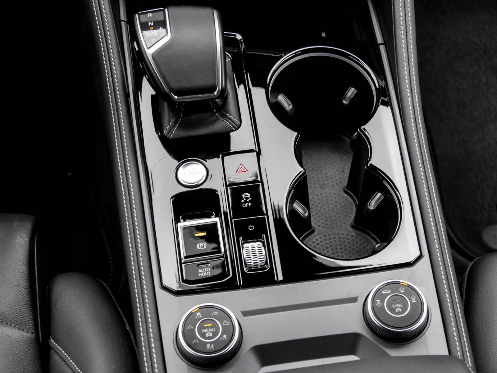 Volkswagen Touareg V6 R-LINE NEUES MODELL HEAD-UP KAMERA