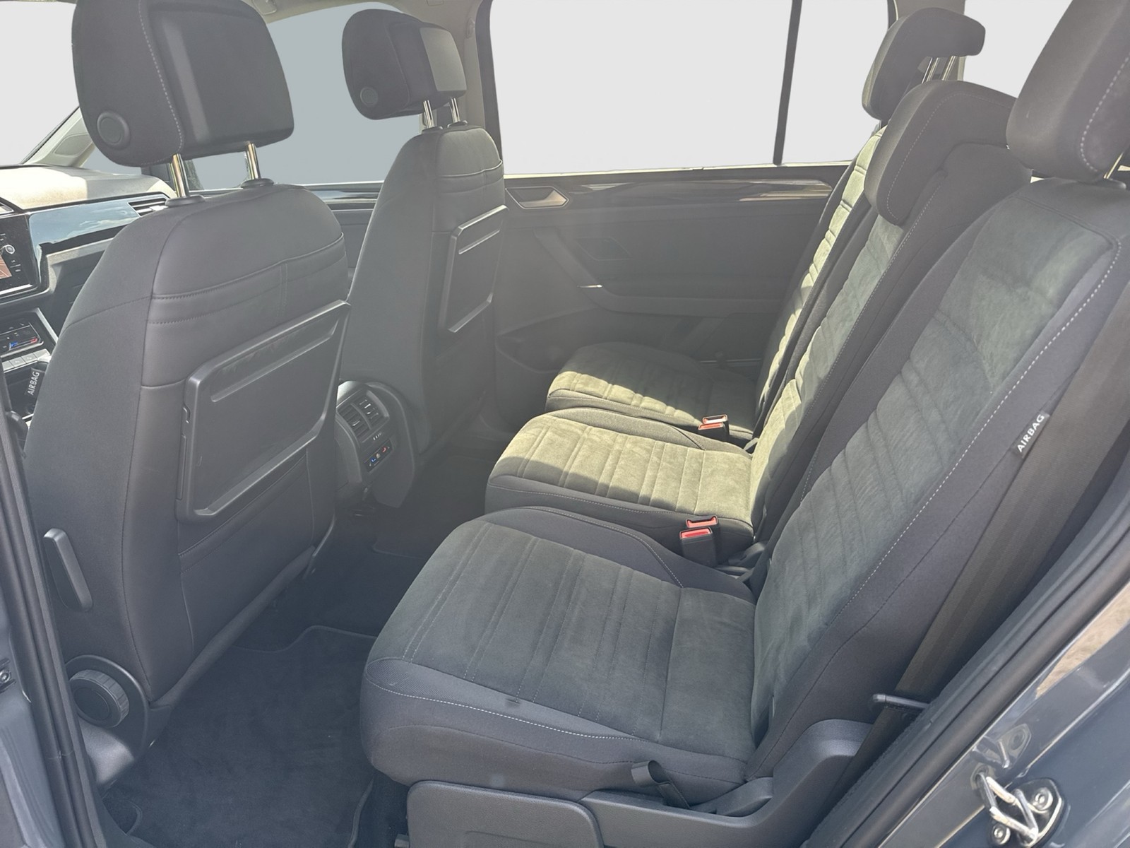 Volkswagen Touran 2.0 HIGHLINE AHK ACC LM17 NAVI SITZHZ LED