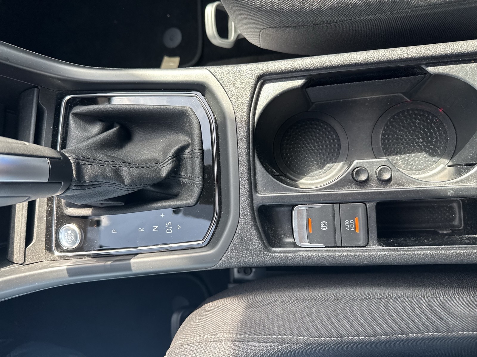 Volkswagen Touran 2.0 HIGHLINE AHK ACC LM17 NAVI SITZHZ LED
