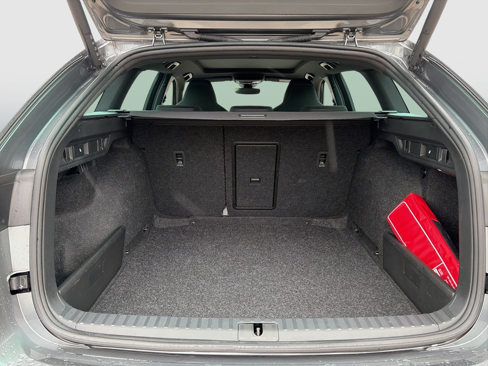 Skoda Octavia Combi 1.5 e-TEC SPORTLINE PANO LM18