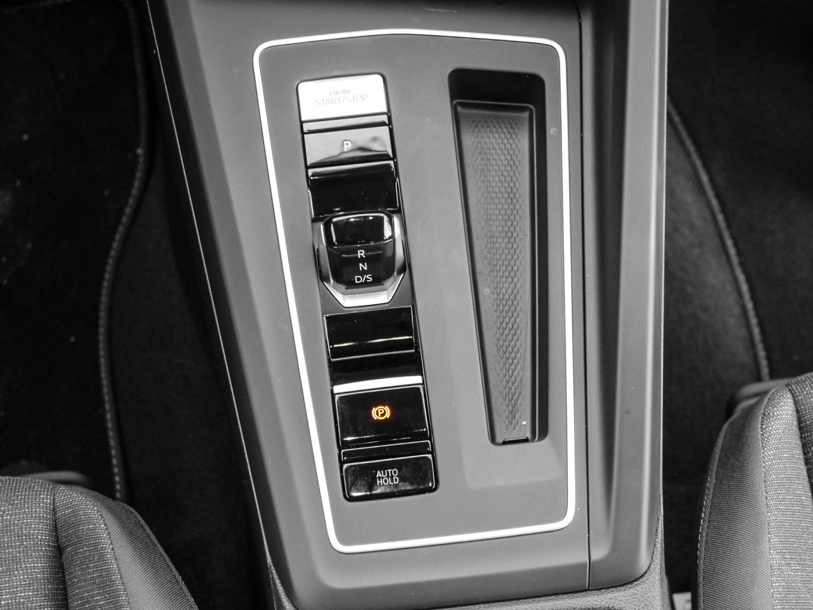 Volkswagen Golf VIII 2.0 LIFE ACC ALU LED NAVI SITZHEIZUNG