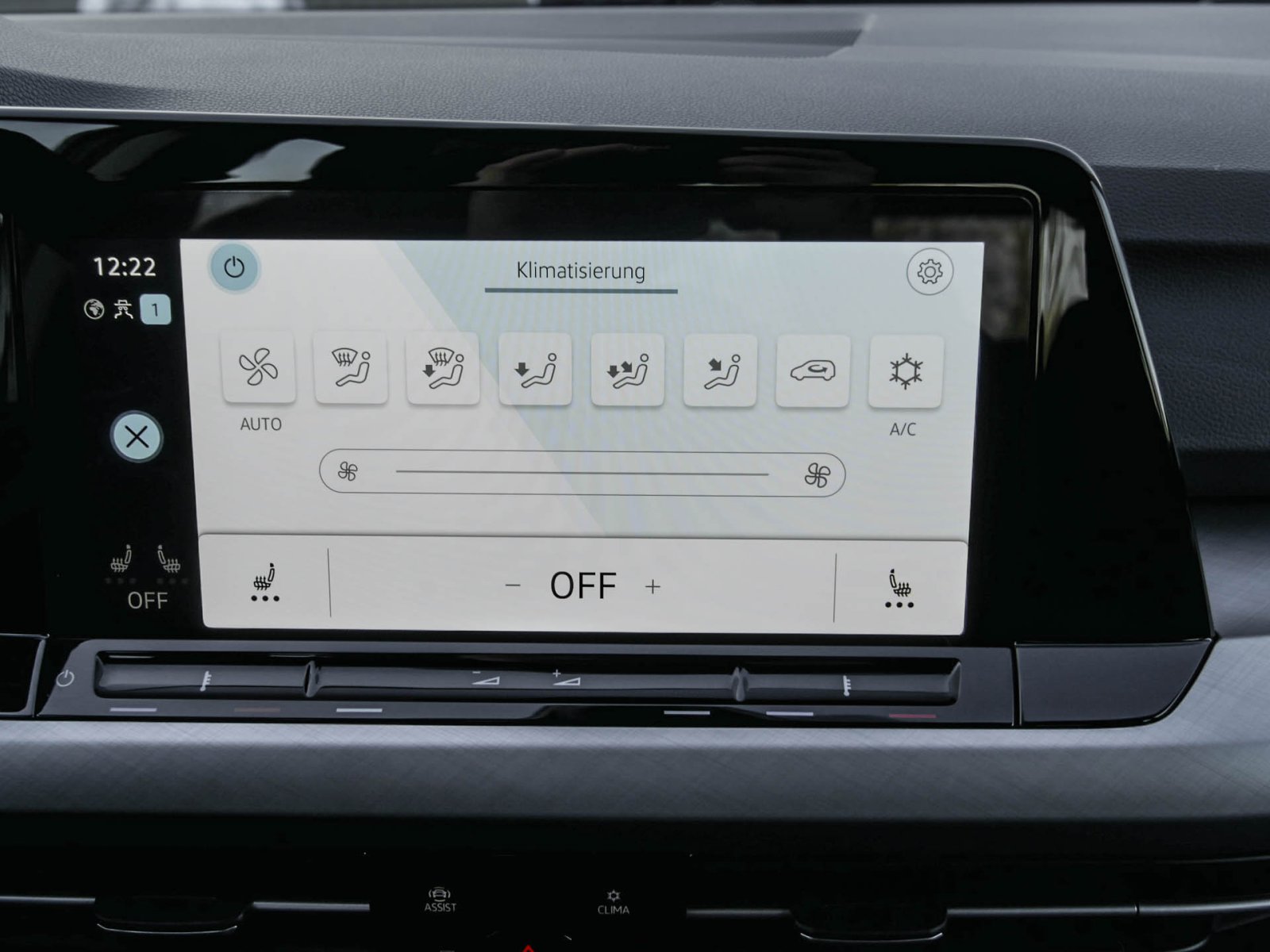 Volkswagen Golf VIII 2.0 LIFE ACC ALU LED NAVI SITZHEIZUNG