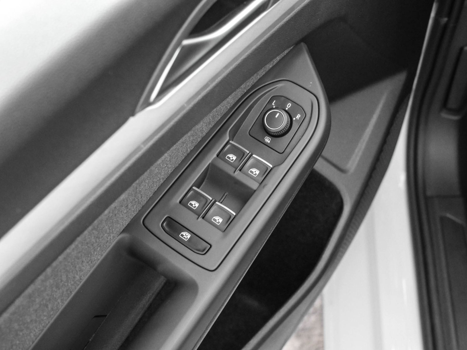 Volkswagen Golf VIII 2.0 LIFE ACC ALU LED NAVI SITZHEIZUNG