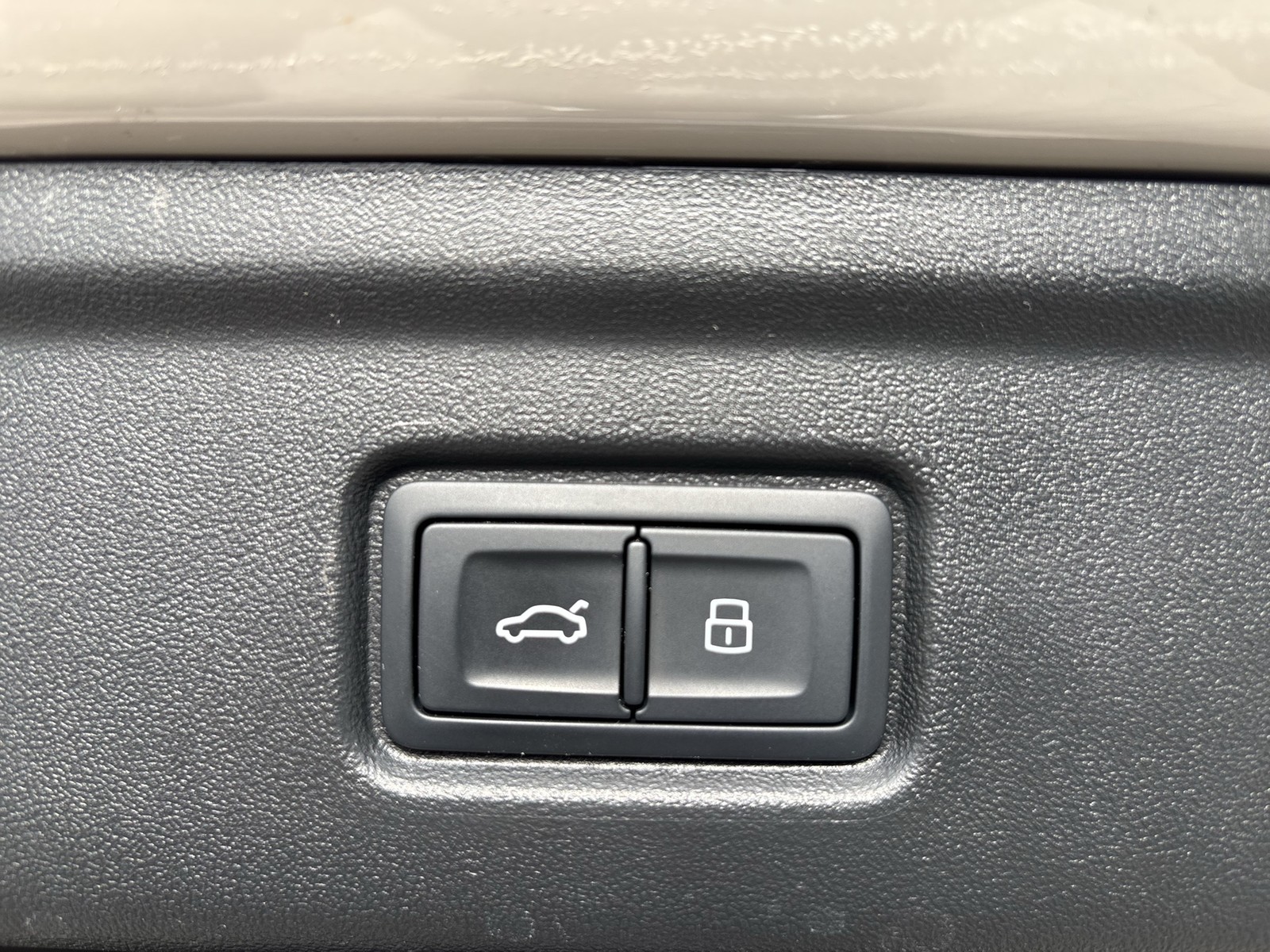 Audi A6 e-tron Avant quattro S LINE PANO B&O AHK LM21