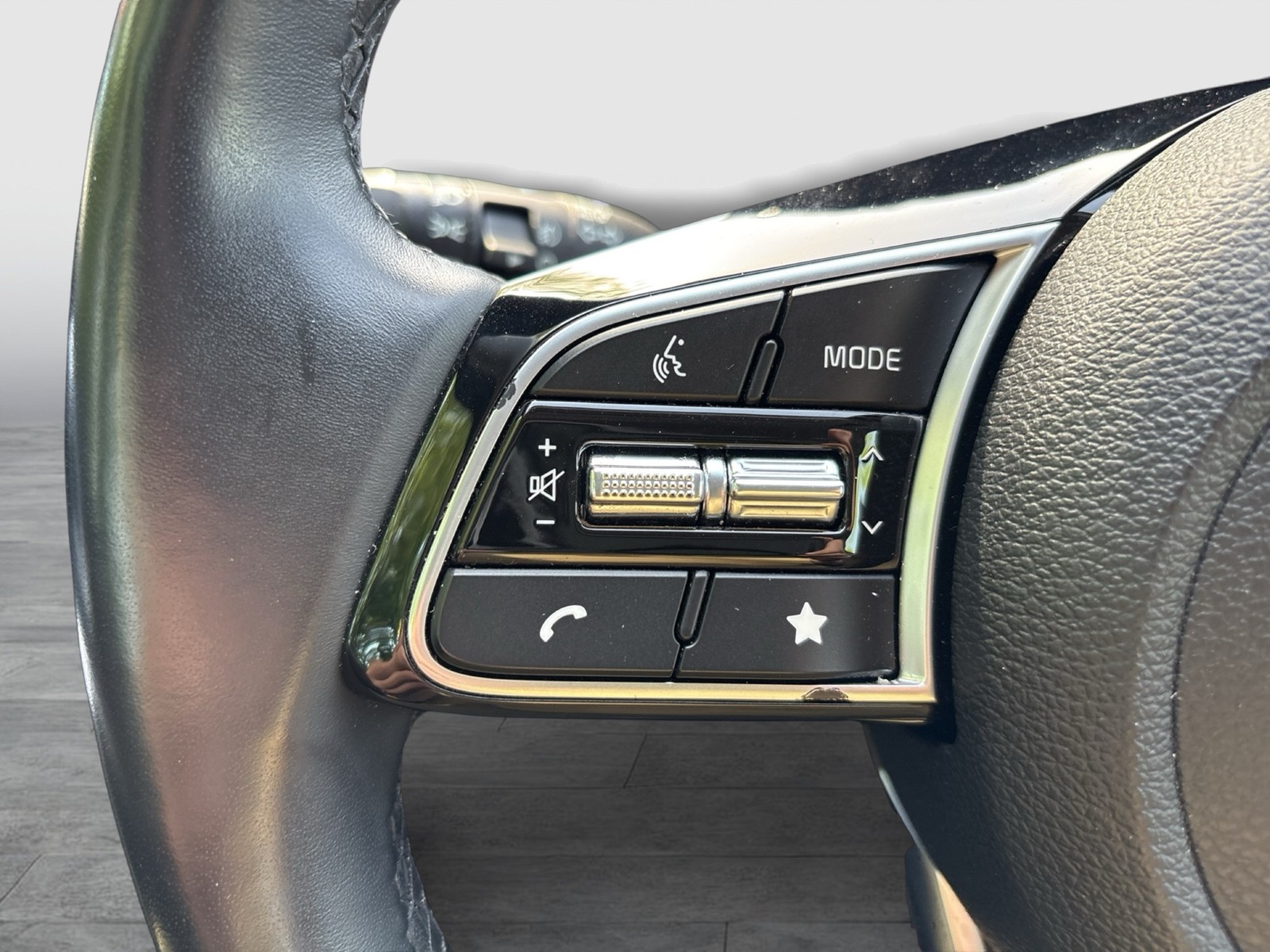 Kia XCeed 1.5 Vision CAM LM18 NAVI CARPLAY SITZHEIZ.