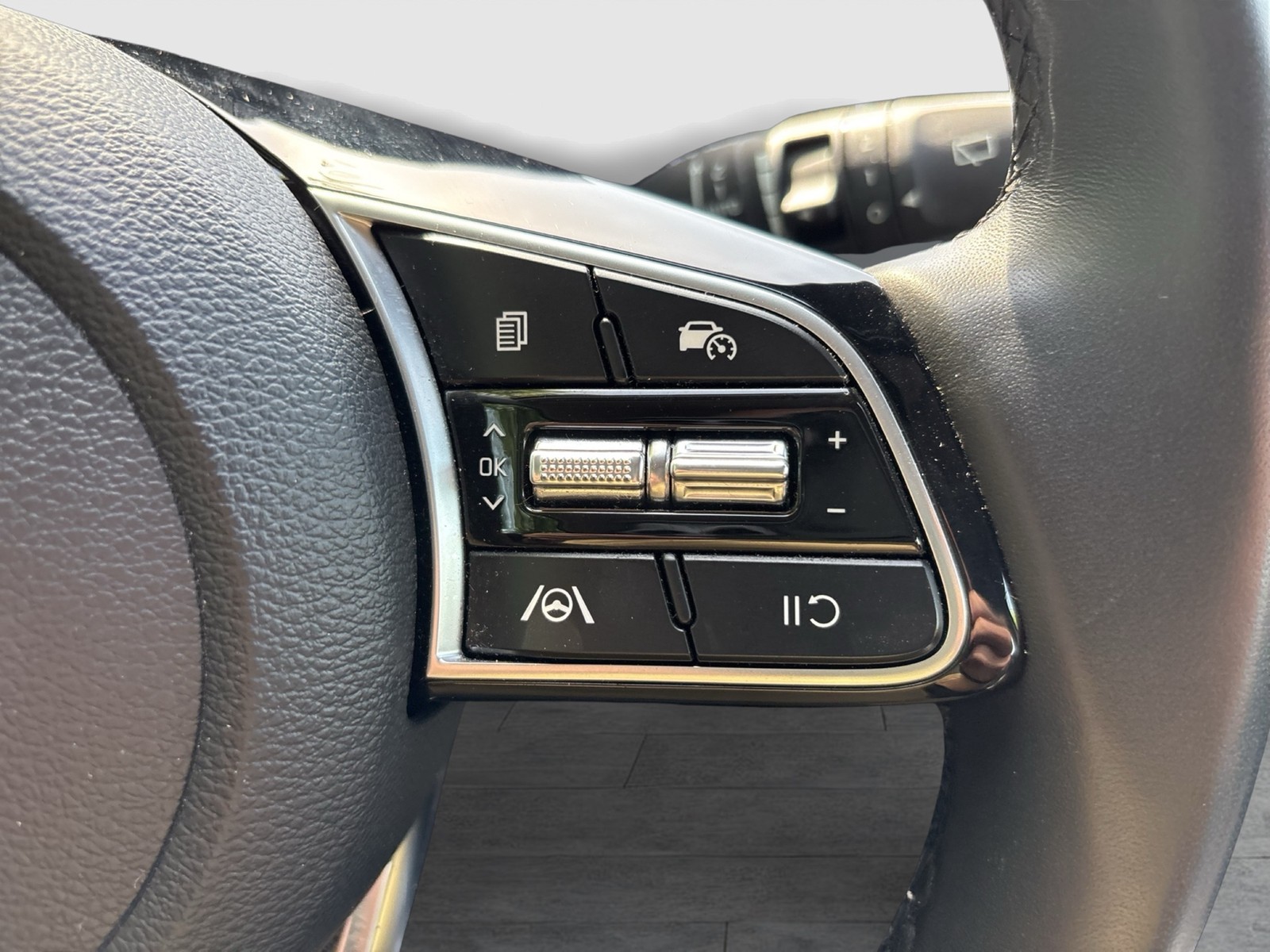 Kia XCeed 1.5 Vision CAM LM18 NAVI CARPLAY SITZHEIZ.