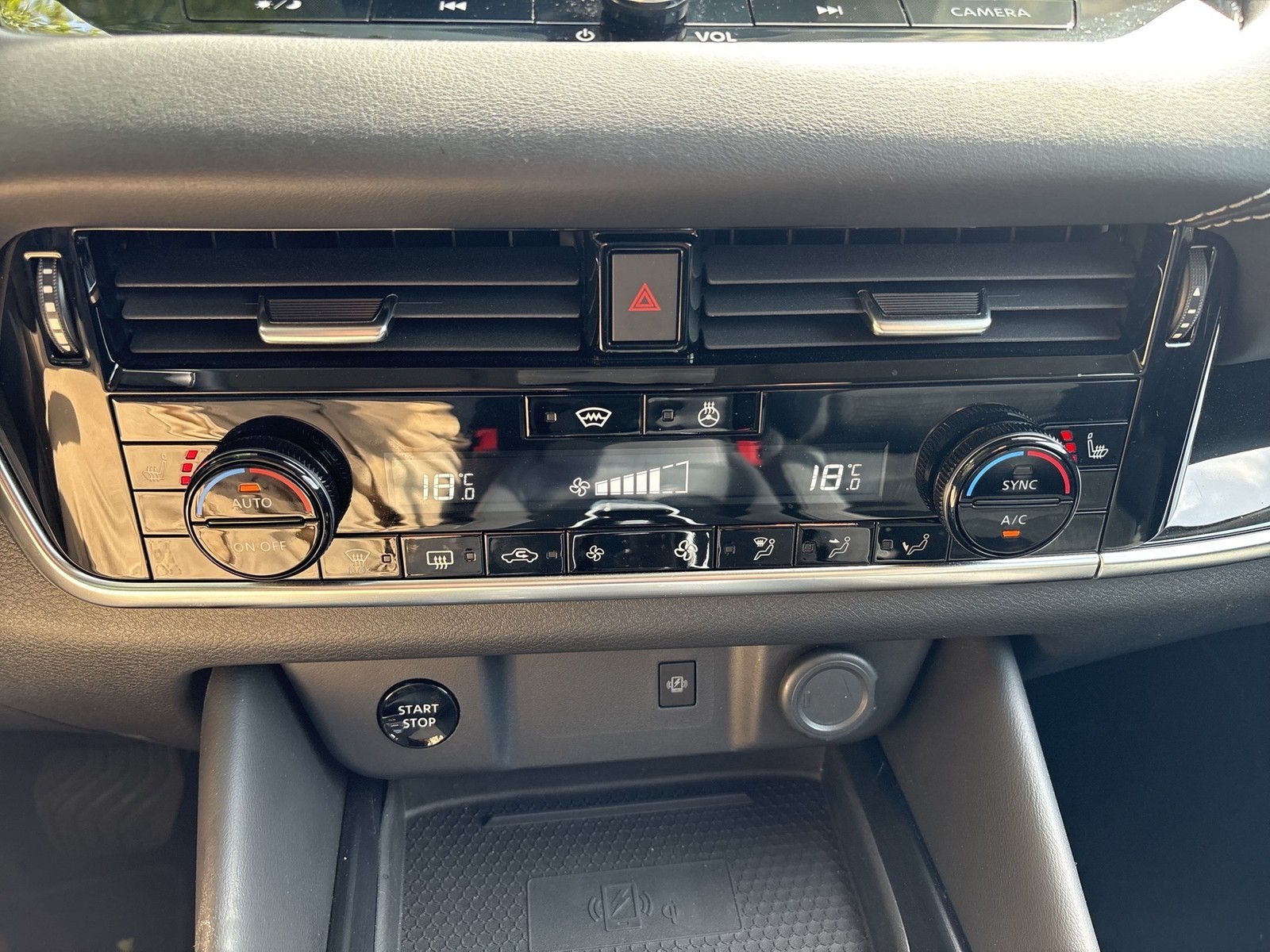 Nissan Qashqai HYBRID N-Connecta e-Power 360°CAM LM18