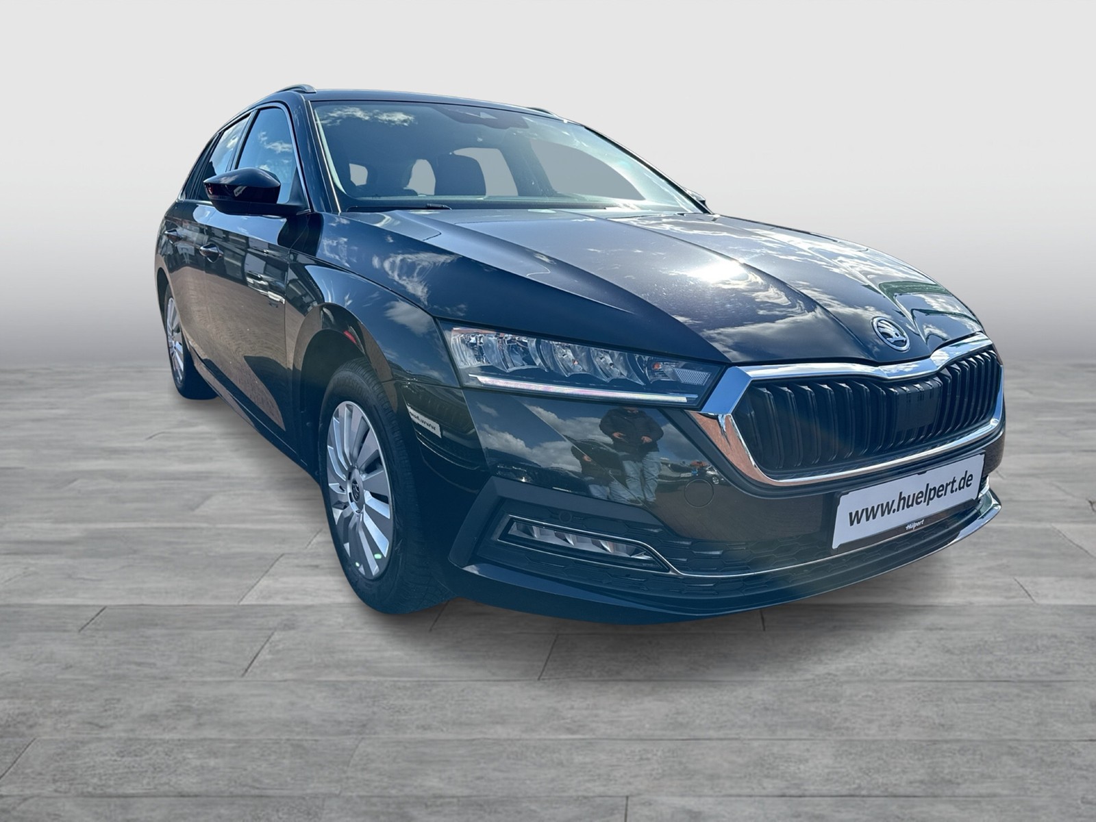 Skoda Octavia Combi 2.0 STYLE AHK NAVI LM17 CARPLAY