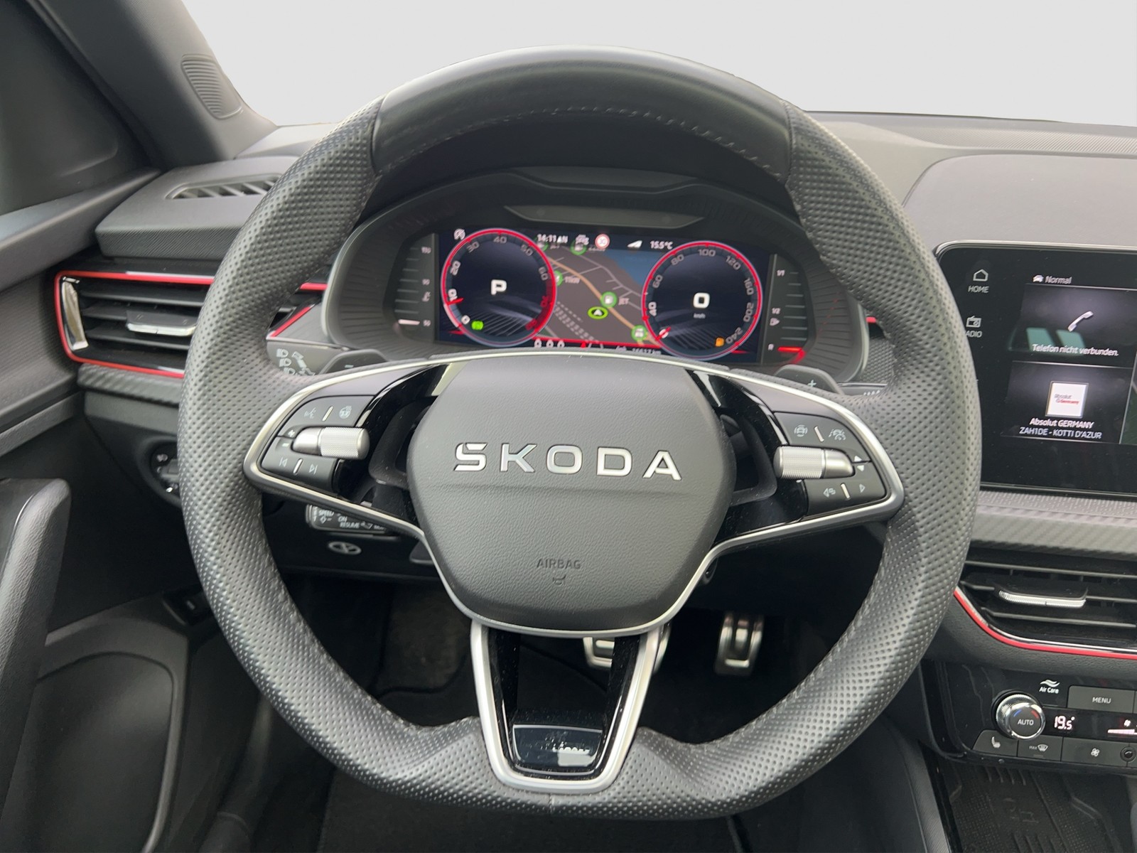 Skoda Kamiq 1.5 MONTE CARLO PANO AHK CAM ACC NAVI LM17