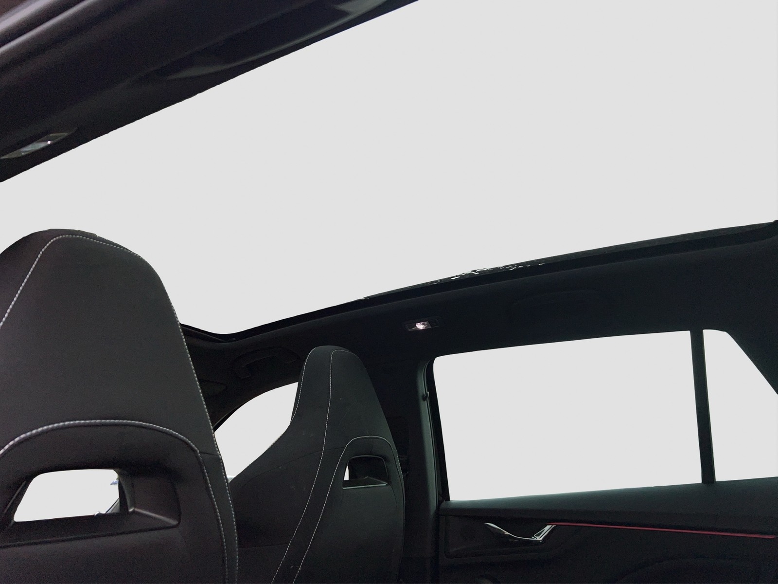 Skoda Kamiq 1.5 MONTE CARLO PANO AHK CAM ACC NAVI LM17