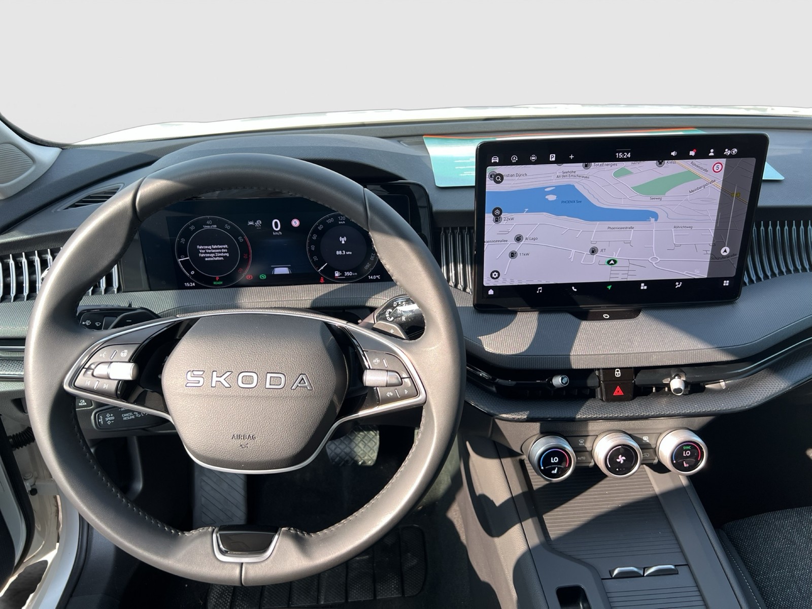 Skoda Superb Combi 1.5eTSI CAM ACC NAVI CARPLAY SITZHZ