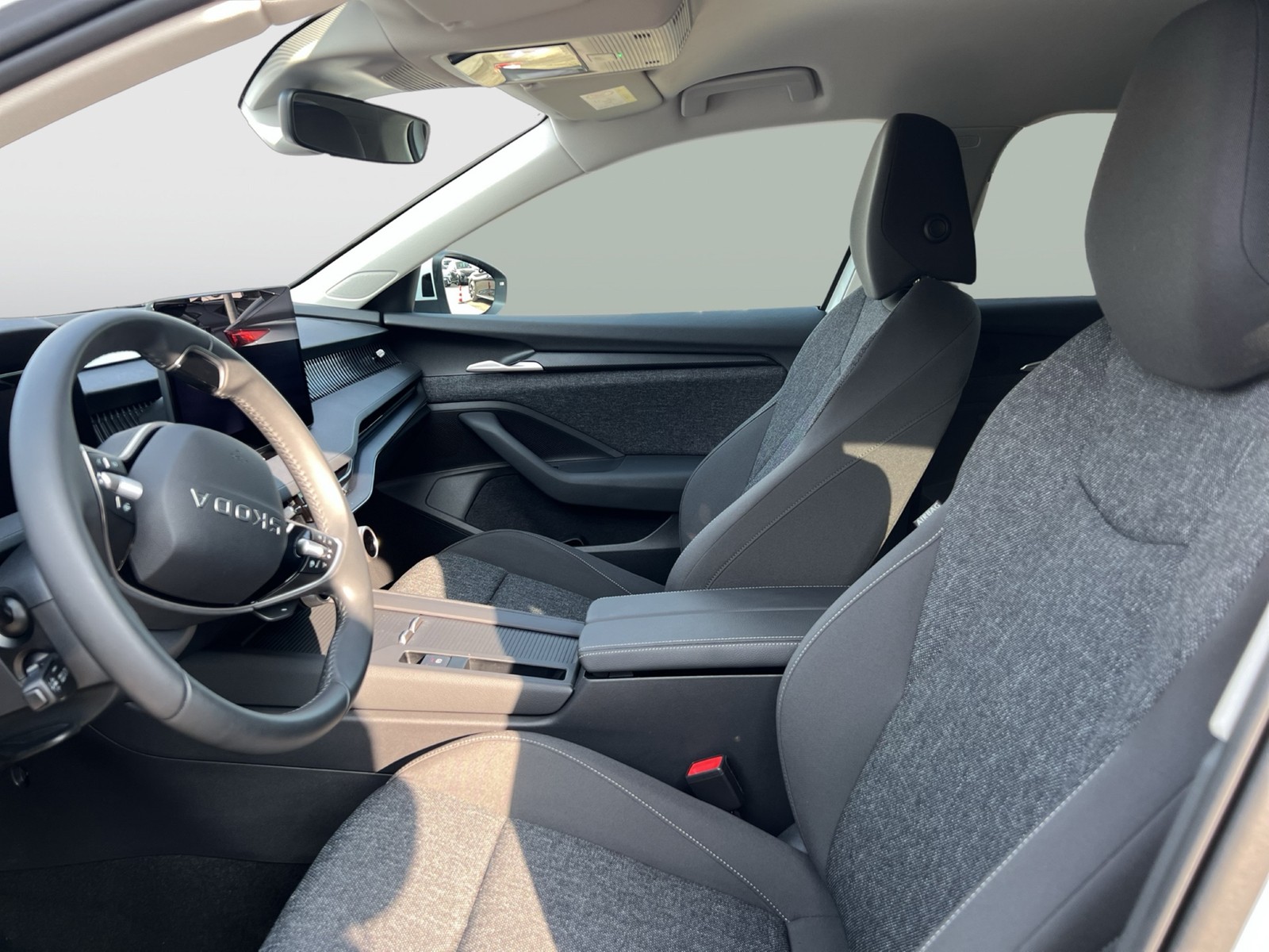 Skoda Superb Combi 1.5eTSI CAM ACC NAVI CARPLAY SITZHZ