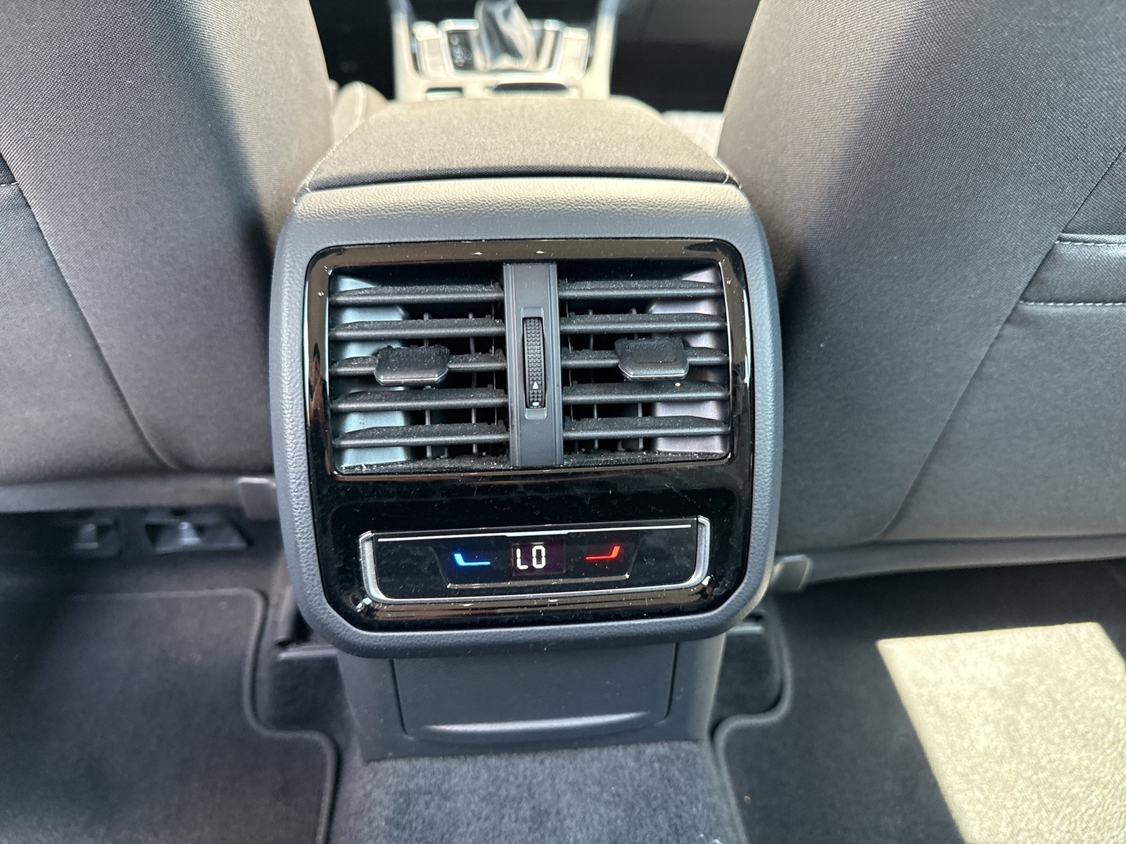 Volkswagen Passat Variant 1.5 BUSINESS HEAD-UP ACC ALU17 NAVI