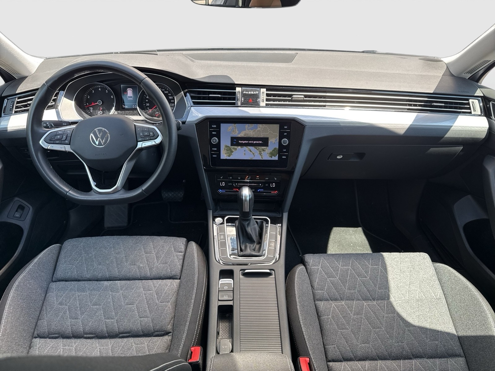 Volkswagen Passat Variant 1.5 BUSINESS HEAD-UP ACC ALU17 NAVI