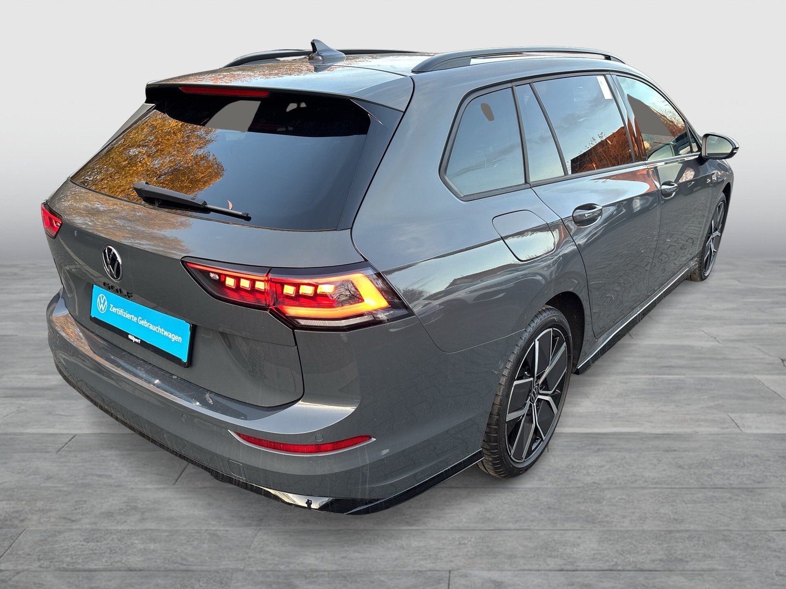 Volkswagen Golf VIII Variant R-LINE NAVI PANO KAMERA ALU18