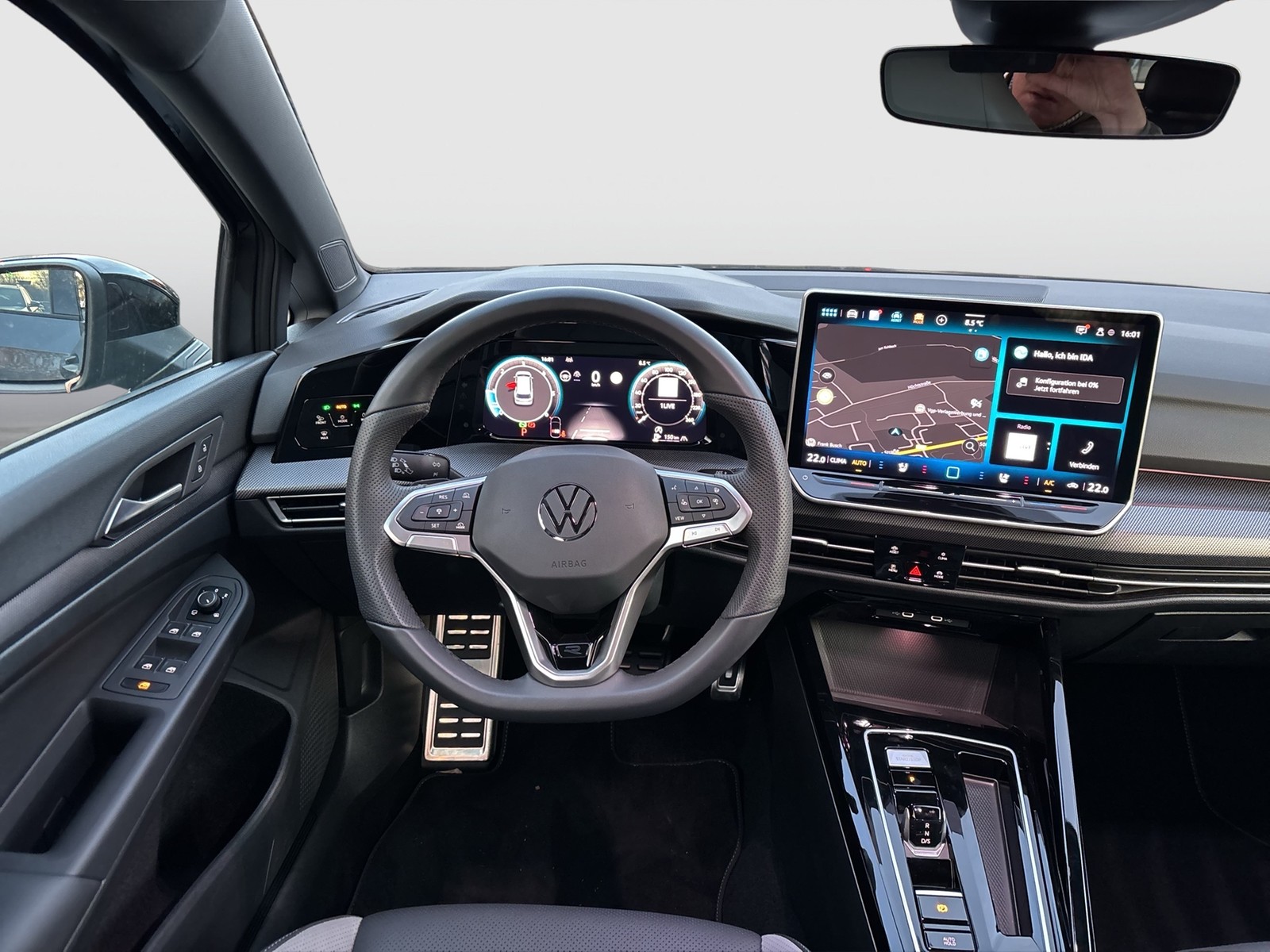 Volkswagen Golf VIII Variant R-LINE NAVI PANO KAMERA ALU18