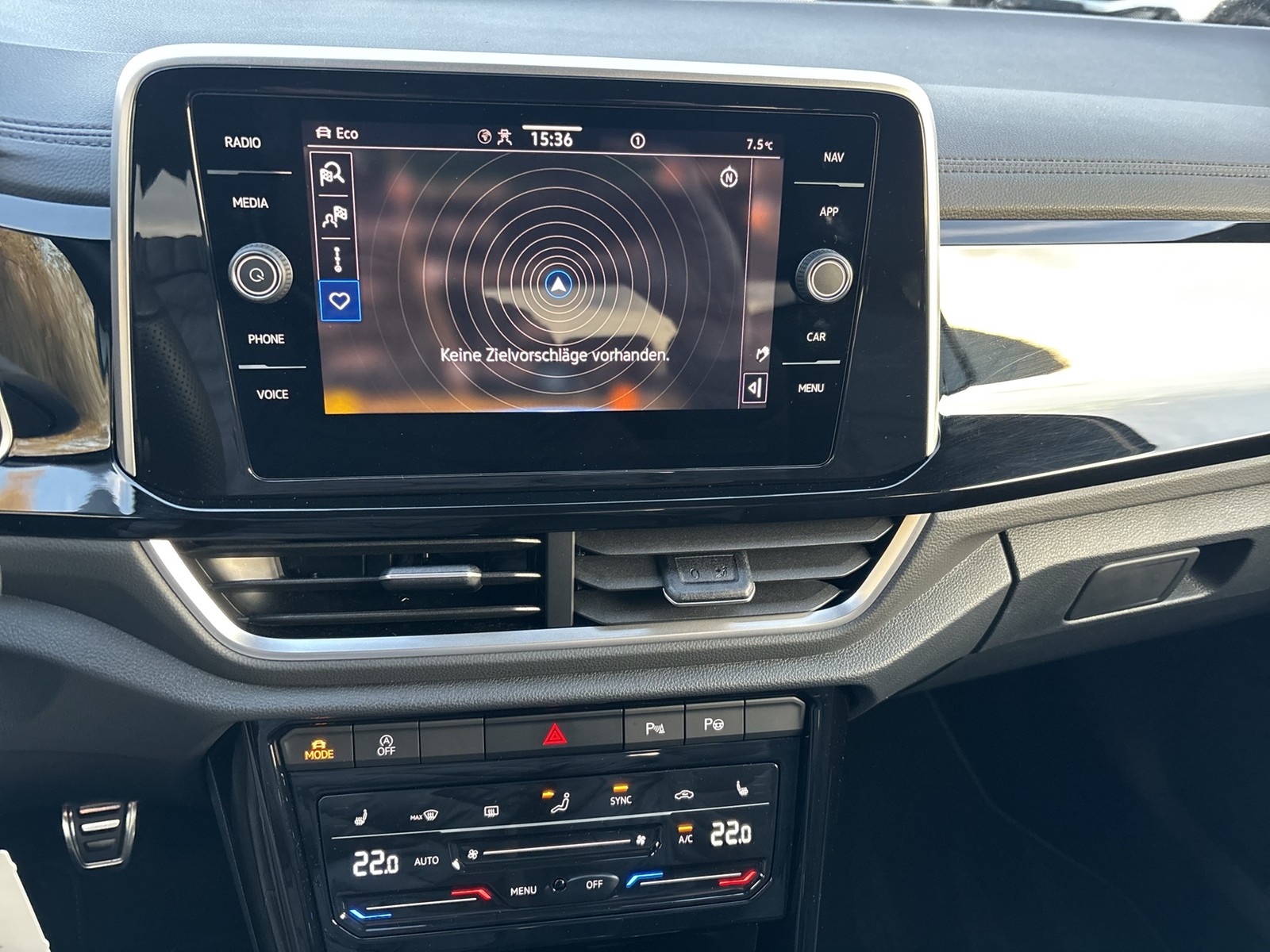 Volkswagen T-Roc 1.0 R-LINE KAMERA ACC LED+ SITZHEIZUNG NAVI