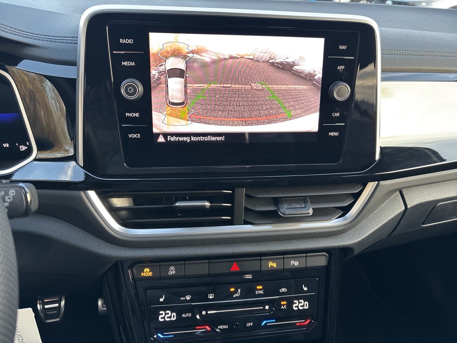 Volkswagen T-Roc 1.0 R-LINE KAMERA ACC LED+ SITZHEIZUNG NAVI