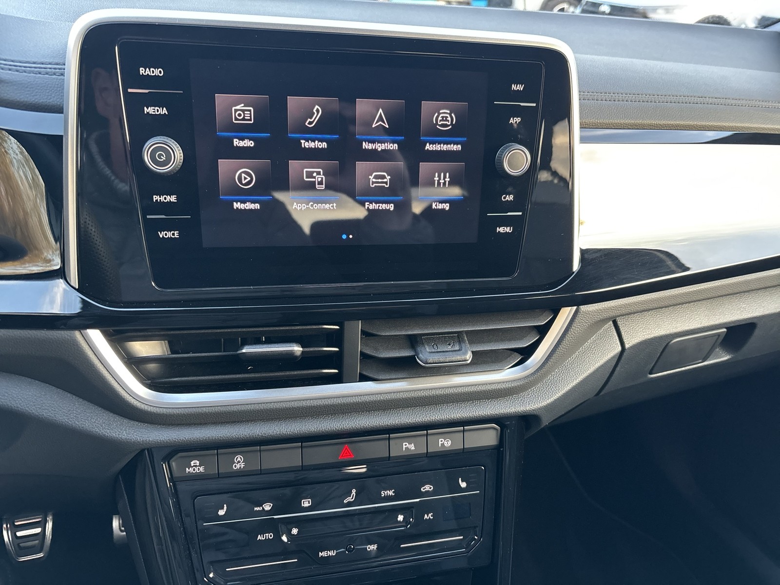 Volkswagen T-Roc 1.0 R-LINE KAMERA ACC LED+ SITZHEIZUNG NAVI