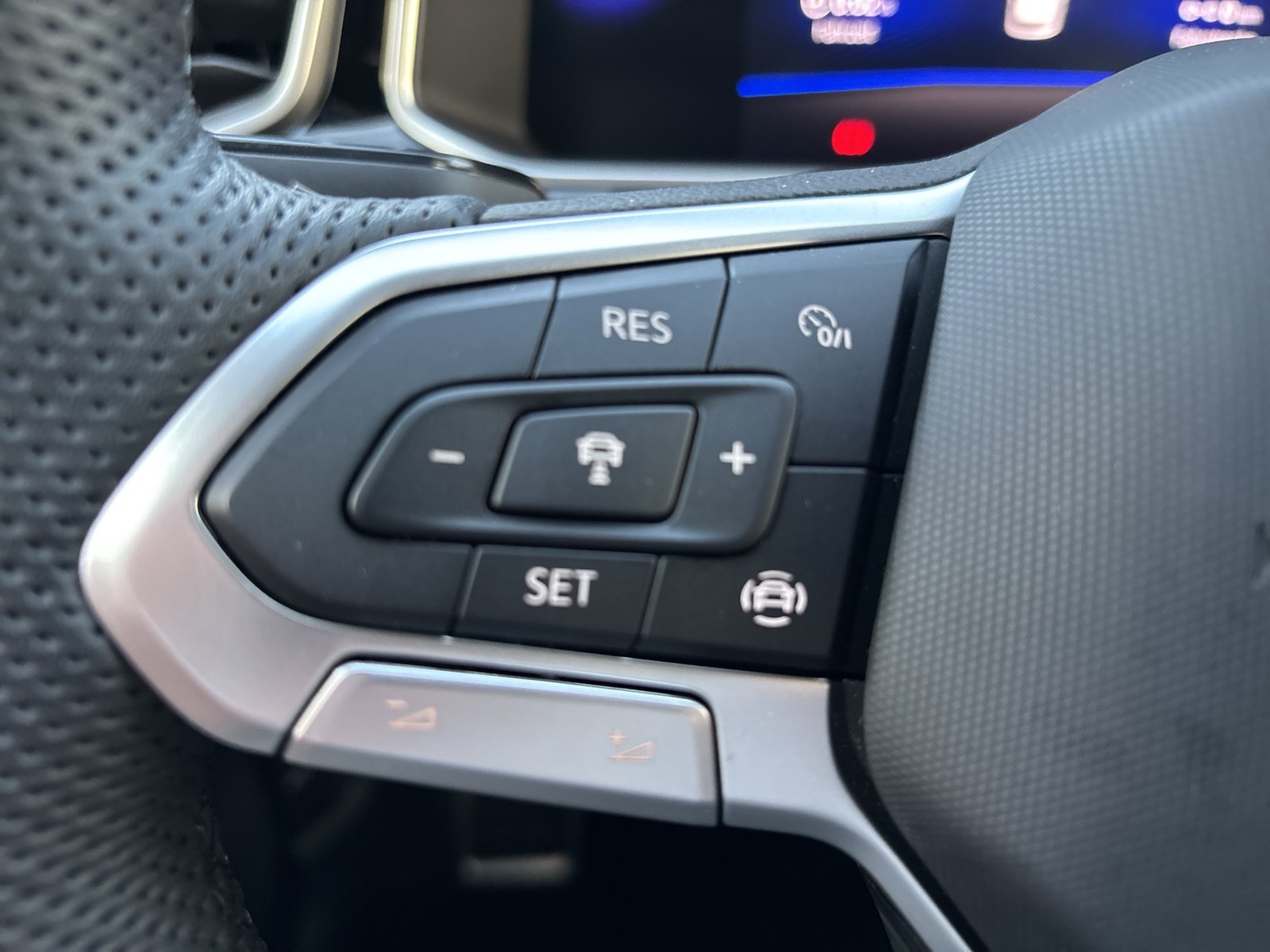 Volkswagen T-Roc 1.0 R-LINE KAMERA ACC LED+ SITZHEIZUNG NAVI