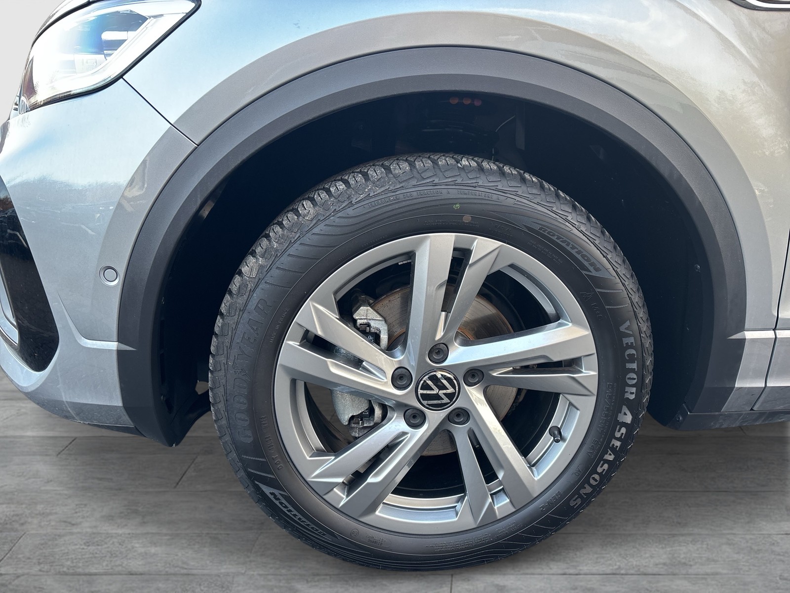 Volkswagen T-Roc 1.0 R-LINE KAMERA ACC LED+ SITZHEIZUNG NAVI