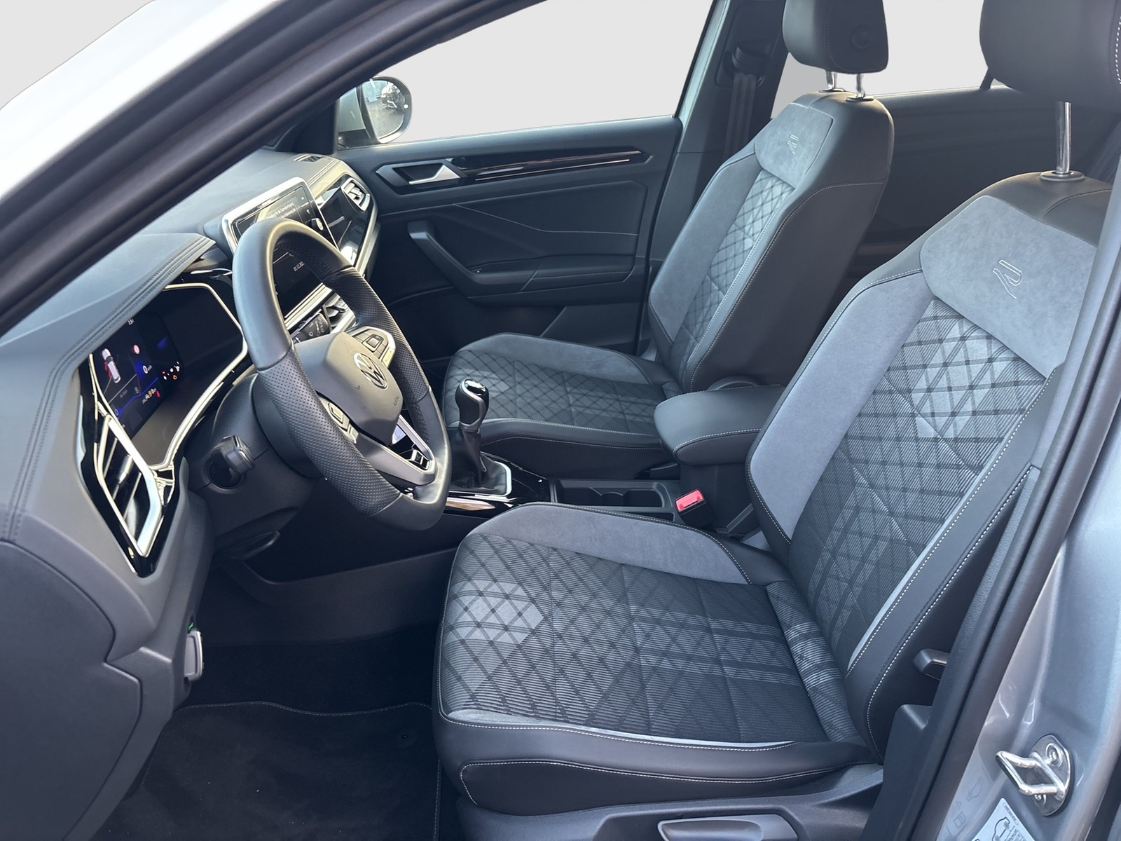 Volkswagen T-Roc 1.0 R-LINE KAMERA ACC LED+ SITZHEIZUNG NAVI