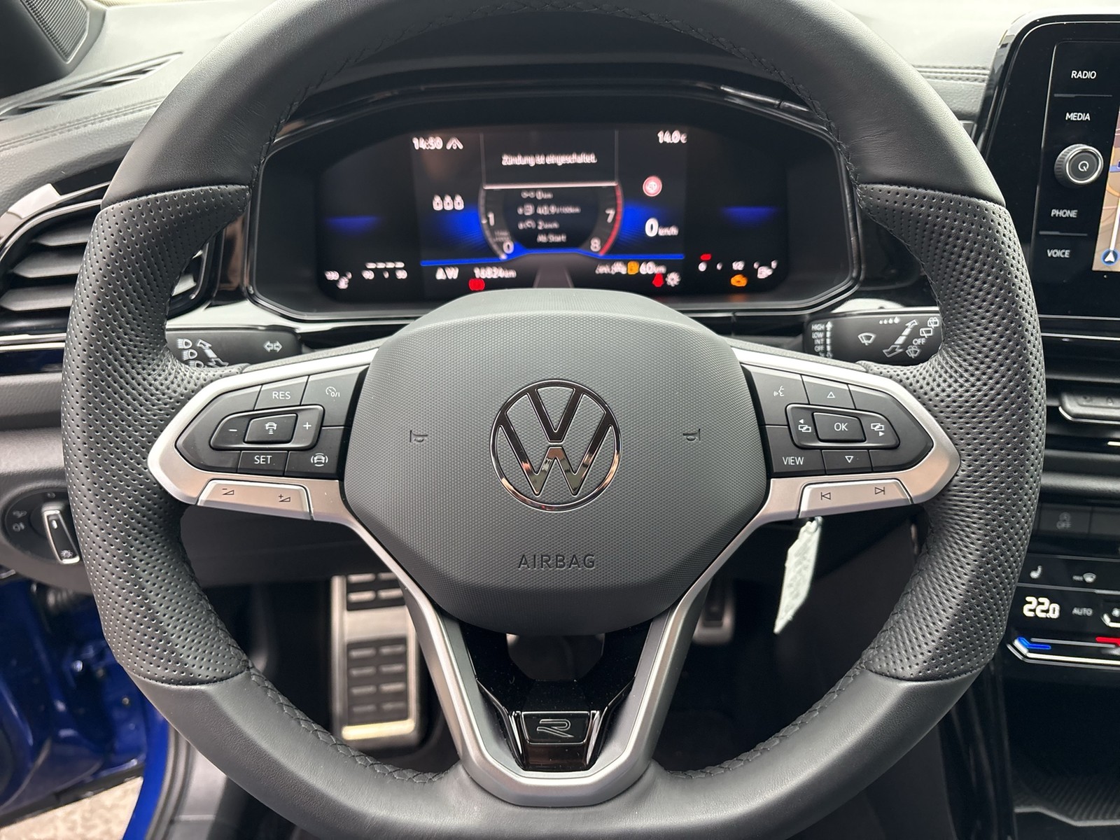 Volkswagen T-Roc 1.0 R-LINE BLACK STYLE ACC LED+ ALU18 NAVI