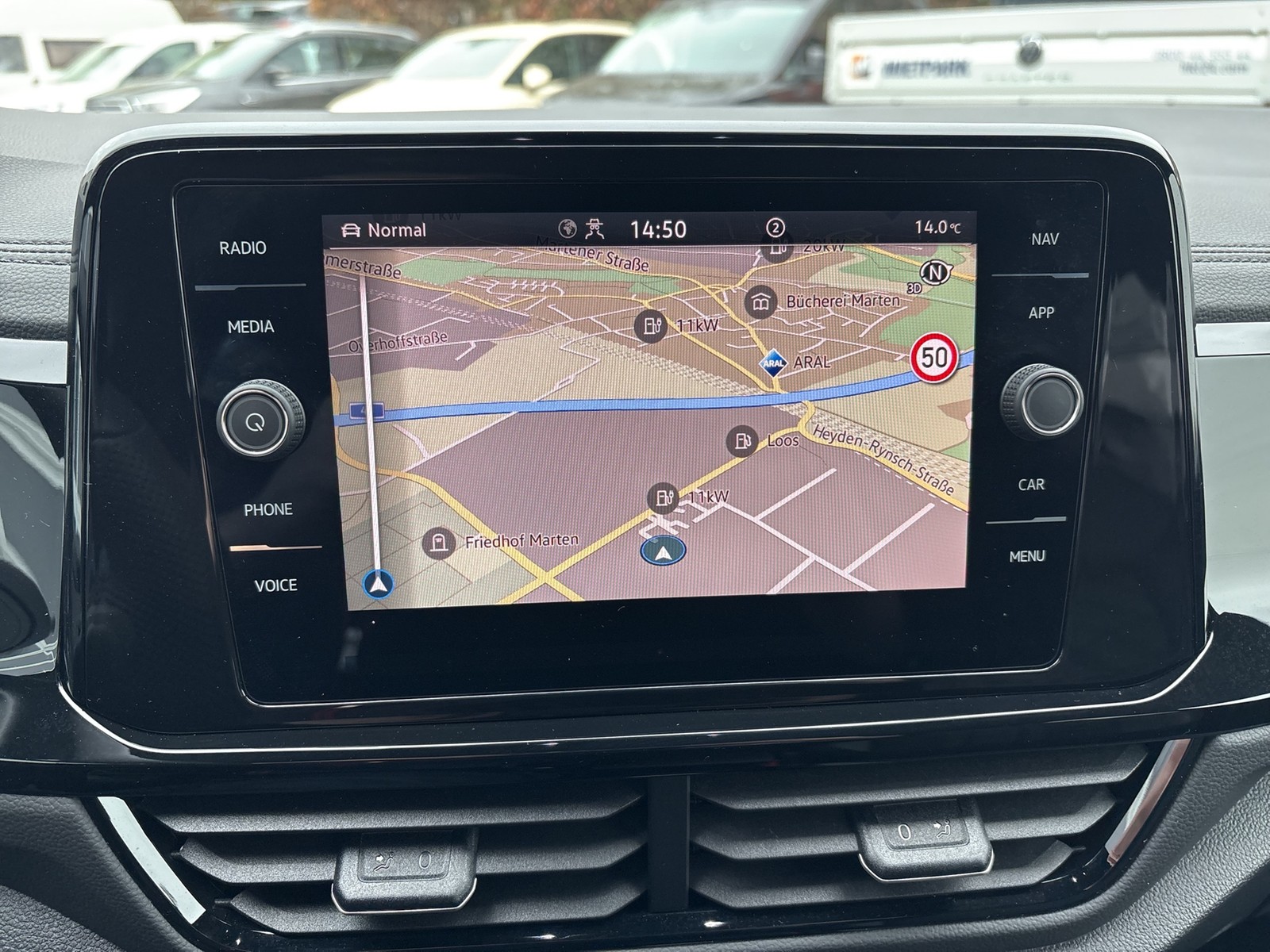 Volkswagen T-Roc 1.0 R-LINE BLACK STYLE ACC LED+ ALU18 NAVI