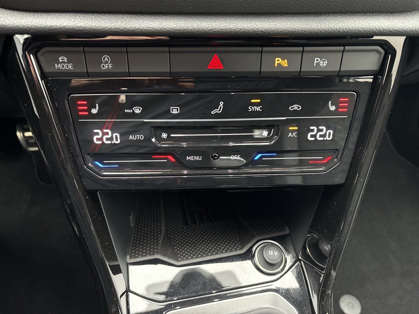 Volkswagen T-Roc 1.0 R-LINE BLACK STYLE ACC LED+ ALU18 NAVI