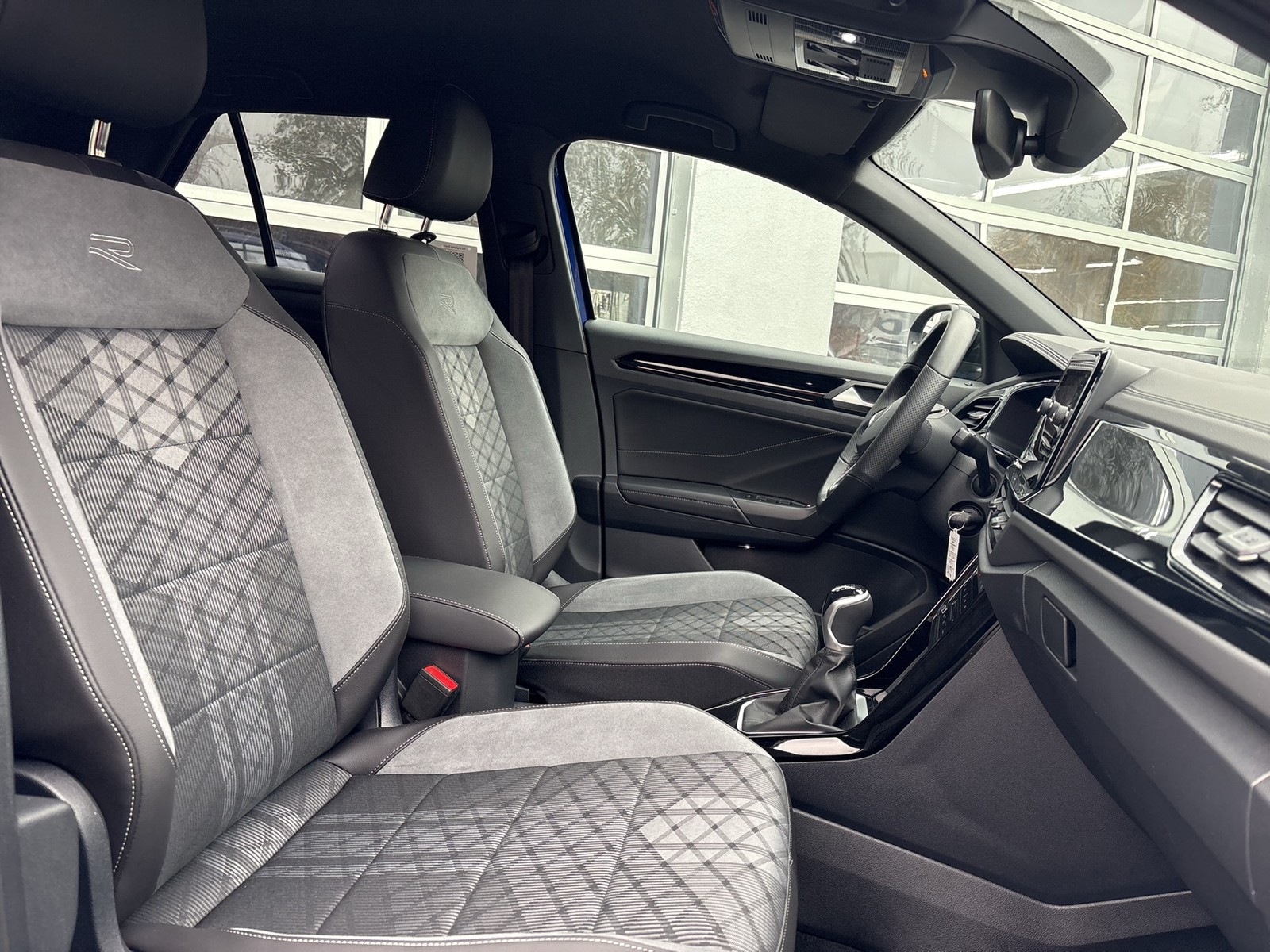 Volkswagen T-Roc 1.0 R-LINE BLACK STYLE ACC LED+ ALU18 NAVI