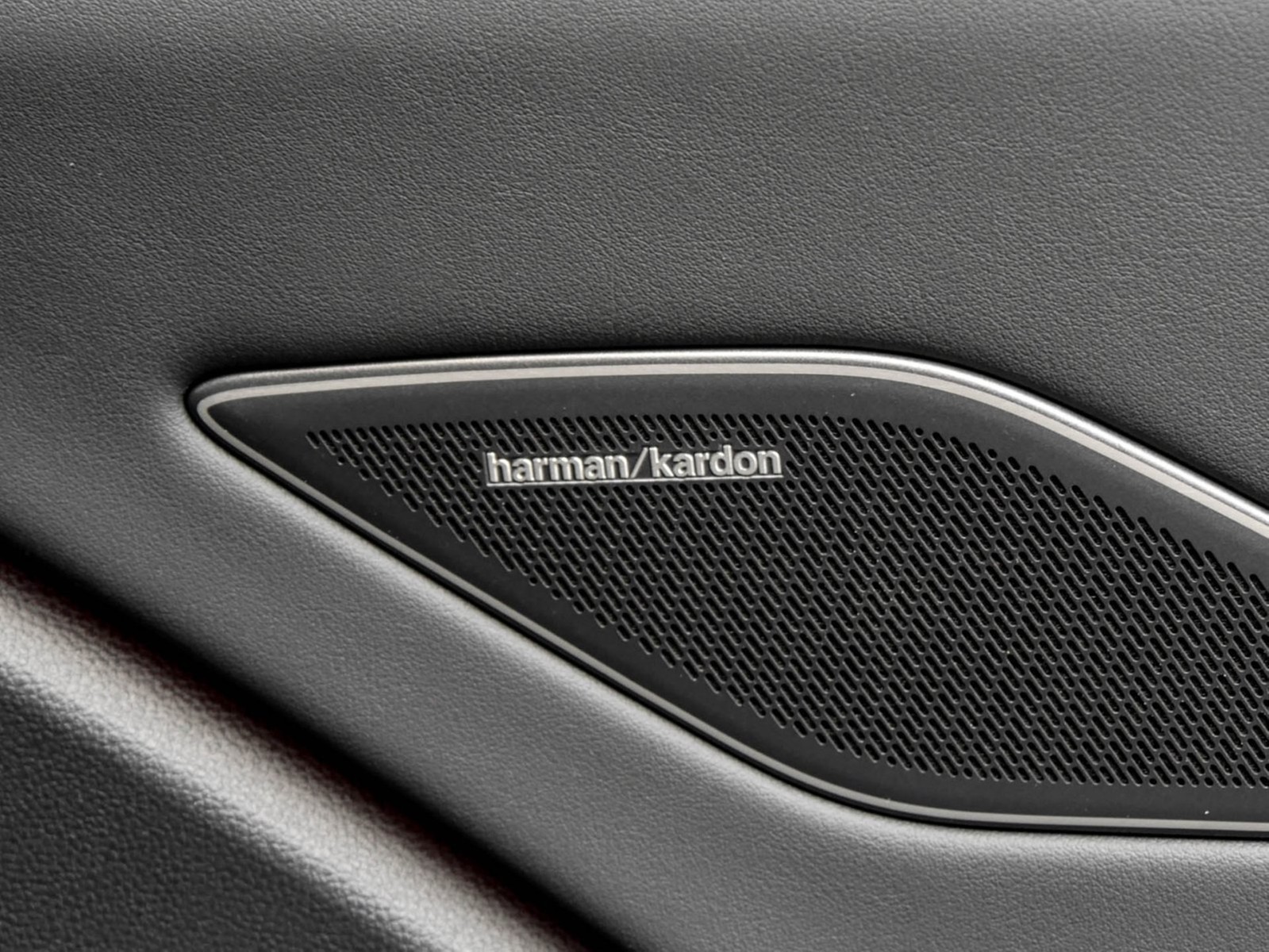 Volkswagen Tiguan 2.0 R-LINE 4X4 NEUESMODELL LEDER PANO 20Z