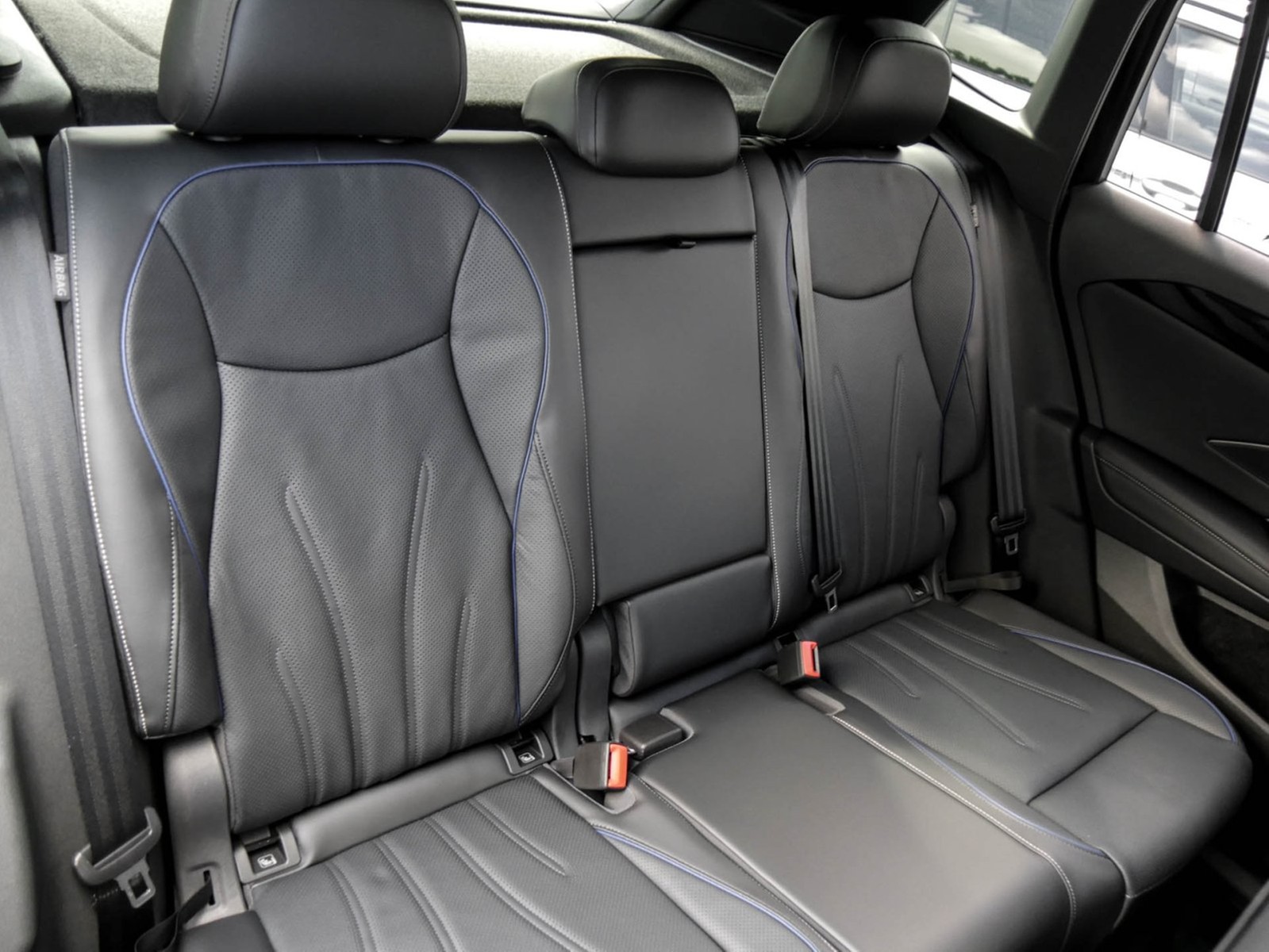 Volkswagen Tiguan 2.0 R-LINE 4X4 NEUESMODELL LEDER PANO 20Z