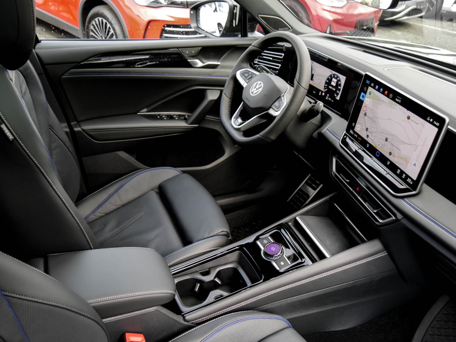 Volkswagen Tiguan 2.0 R-LINE 4X4 NEUESMODELL LEDER PANO 20Z