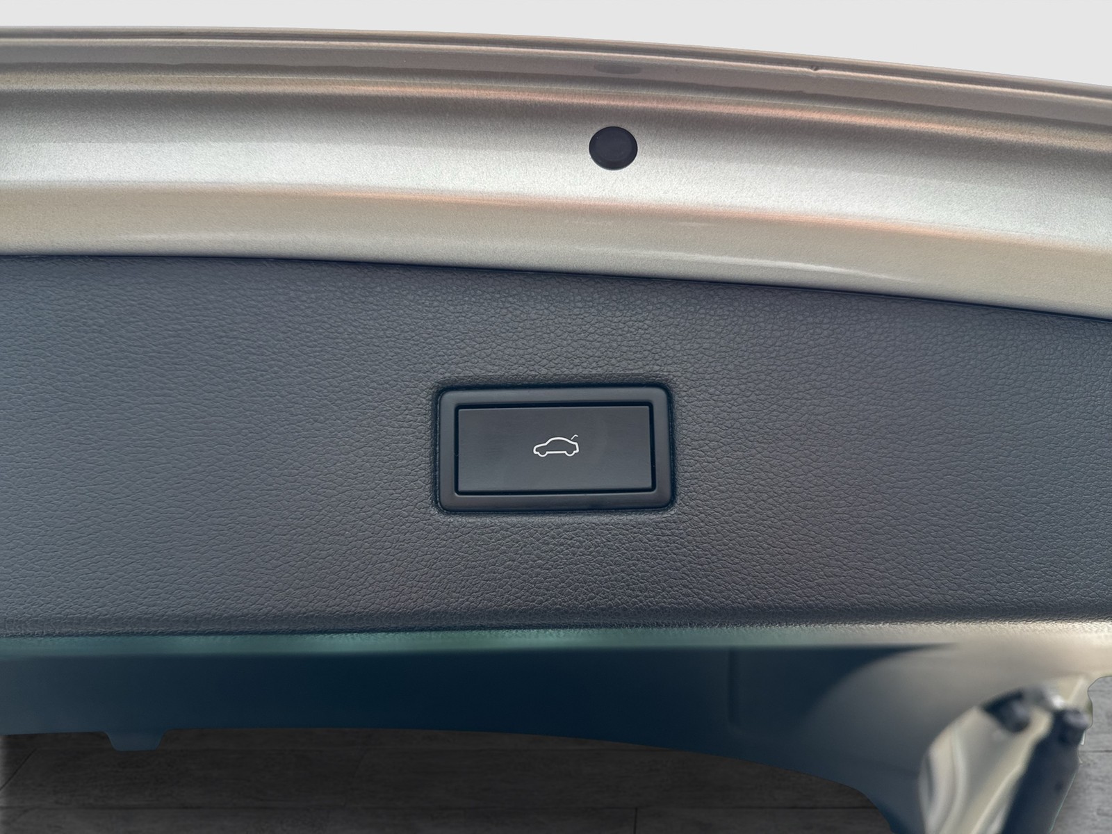 Volkswagen Tiguan 2.0 R-LINE LEDER AHK CAM ACC LM19 NAVI