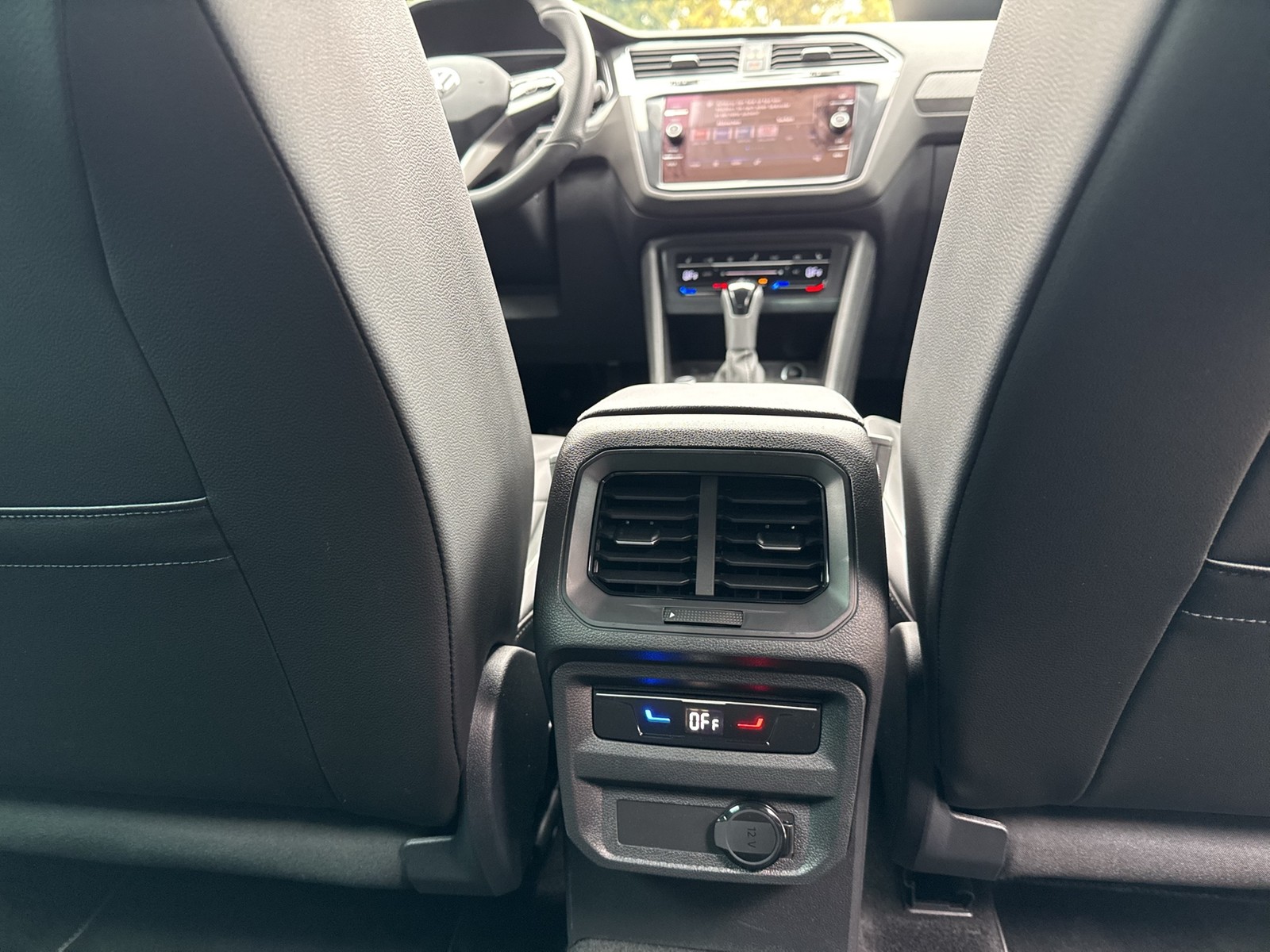 Volkswagen Tiguan 2.0 R-LINE LEDER AHK CAM ACC LM19 NAVI