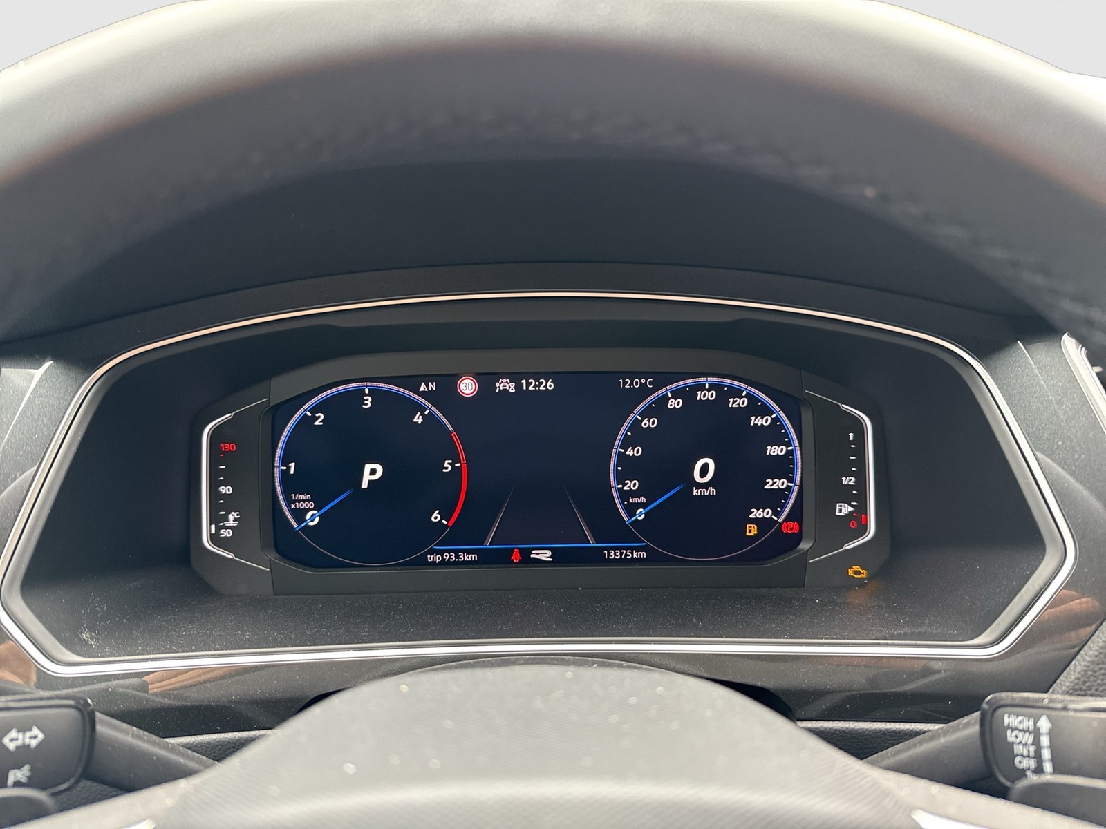 Volkswagen Tiguan 2.0 R-LINE LEDER AHK CAM ACC LM19 NAVI