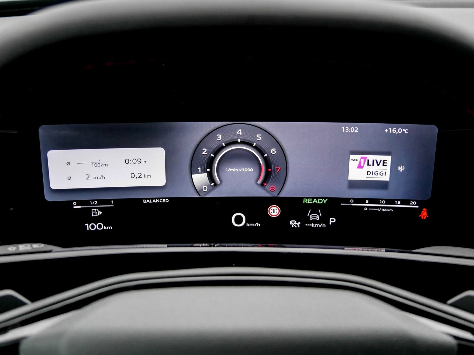 Audi Q3 SUV TFSI quattro S tronic S Line AHK+Sonnenschutzverglasung+Komfortschlüssel+Fernlichtassistent