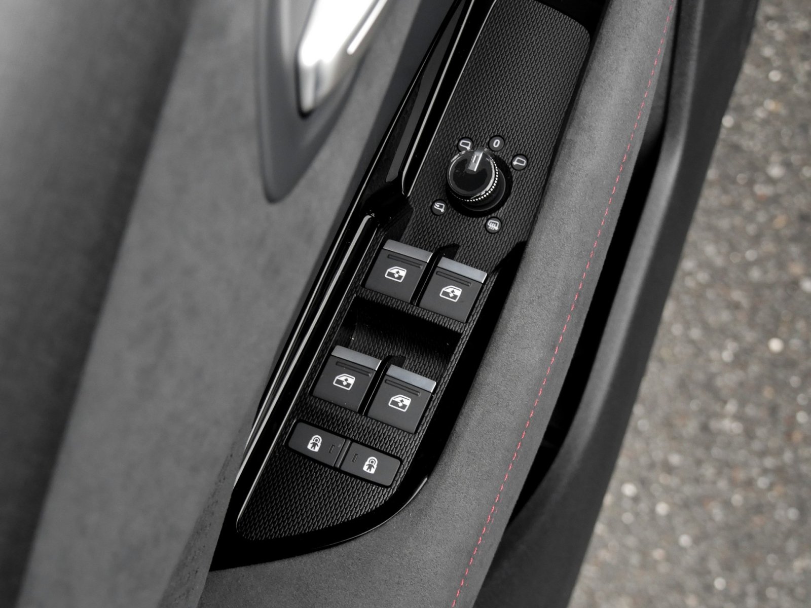 Audi Q3 SUV TFSI quattro S tronic S Line AHK+Sonnenschutzverglasung+Komfortschlüssel+Fernlichtassistent